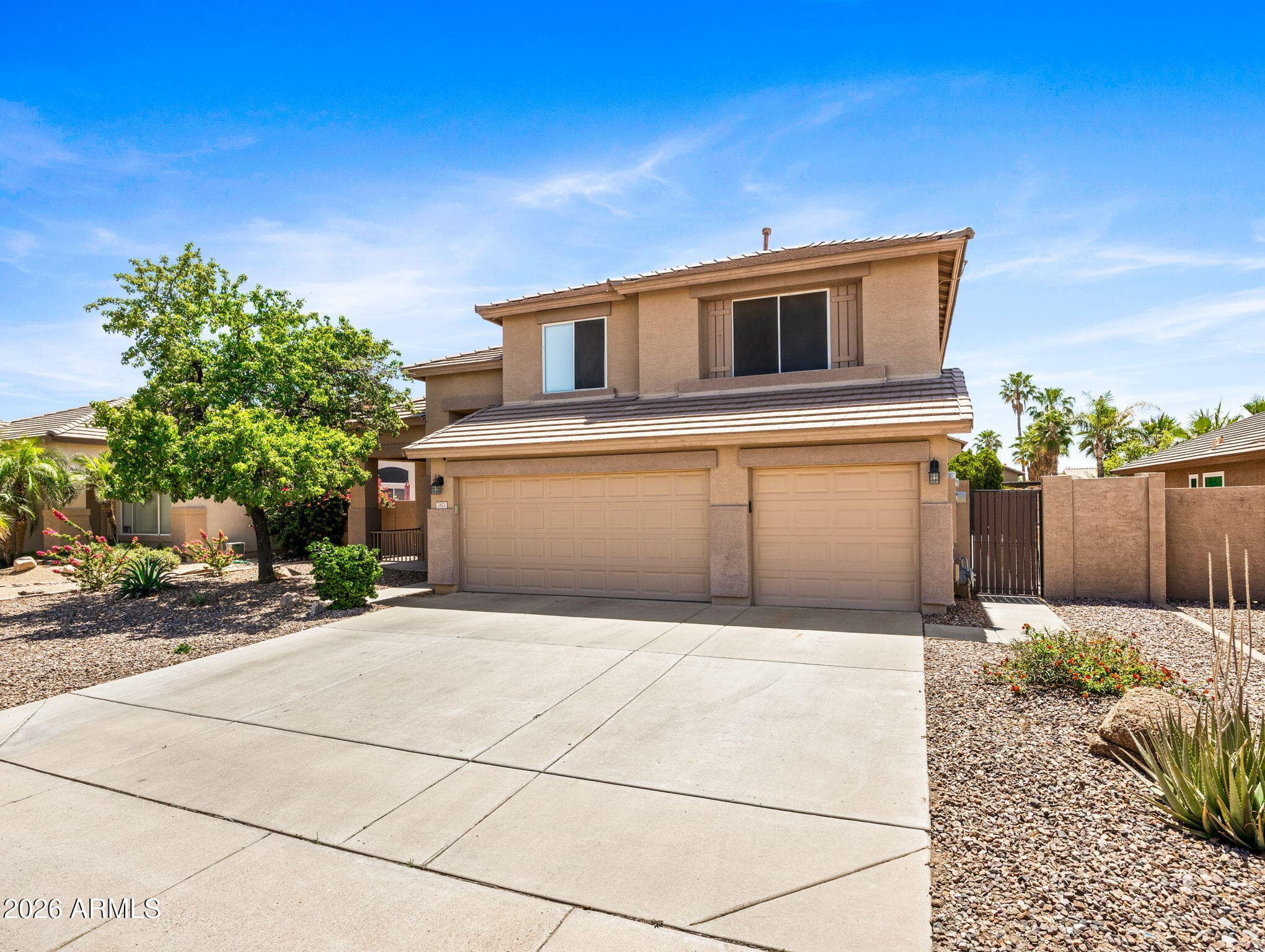 7821 W Robin Ln — photo 2