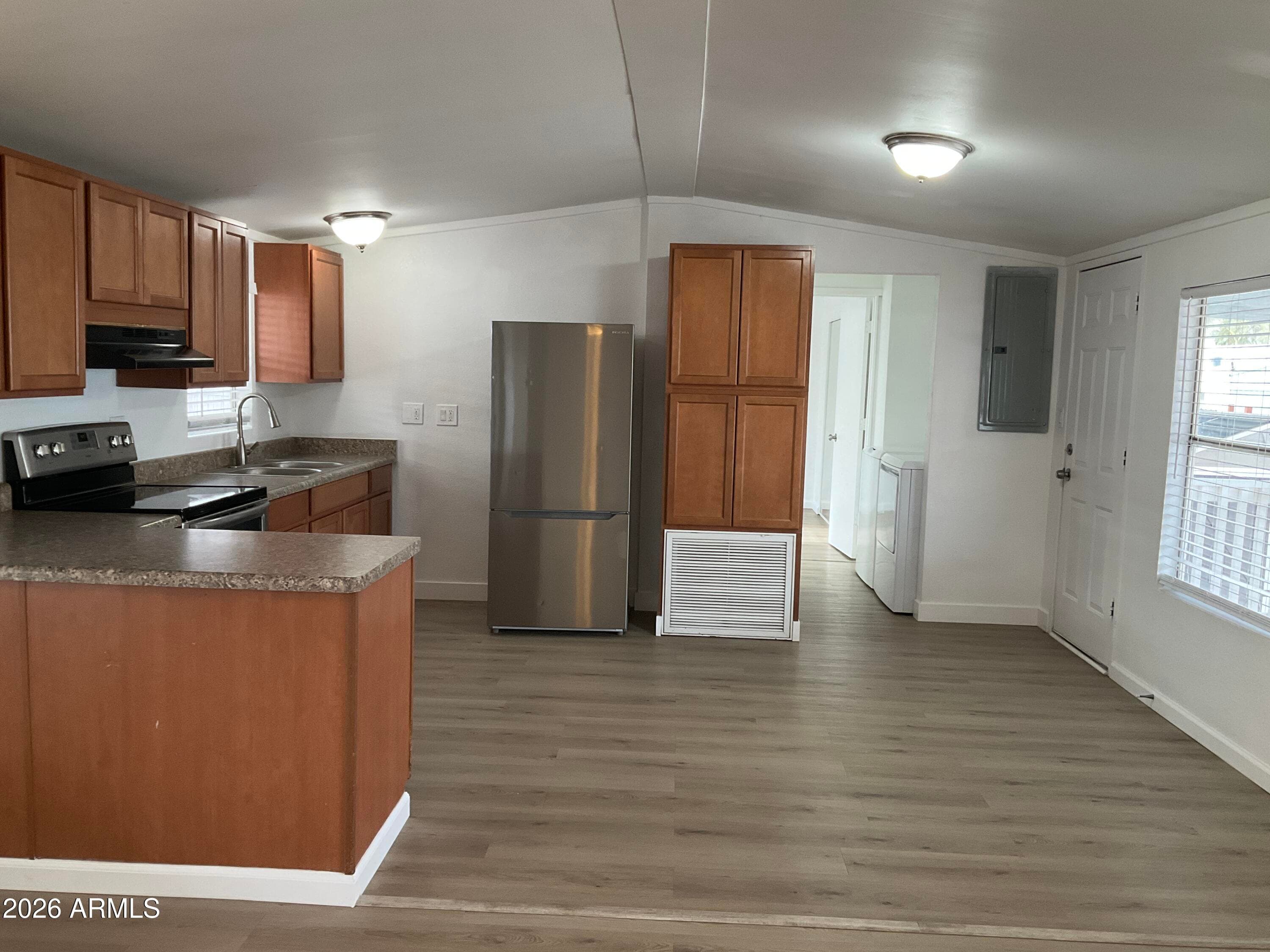 2292 N Ironwood Dr 105 — photo 2