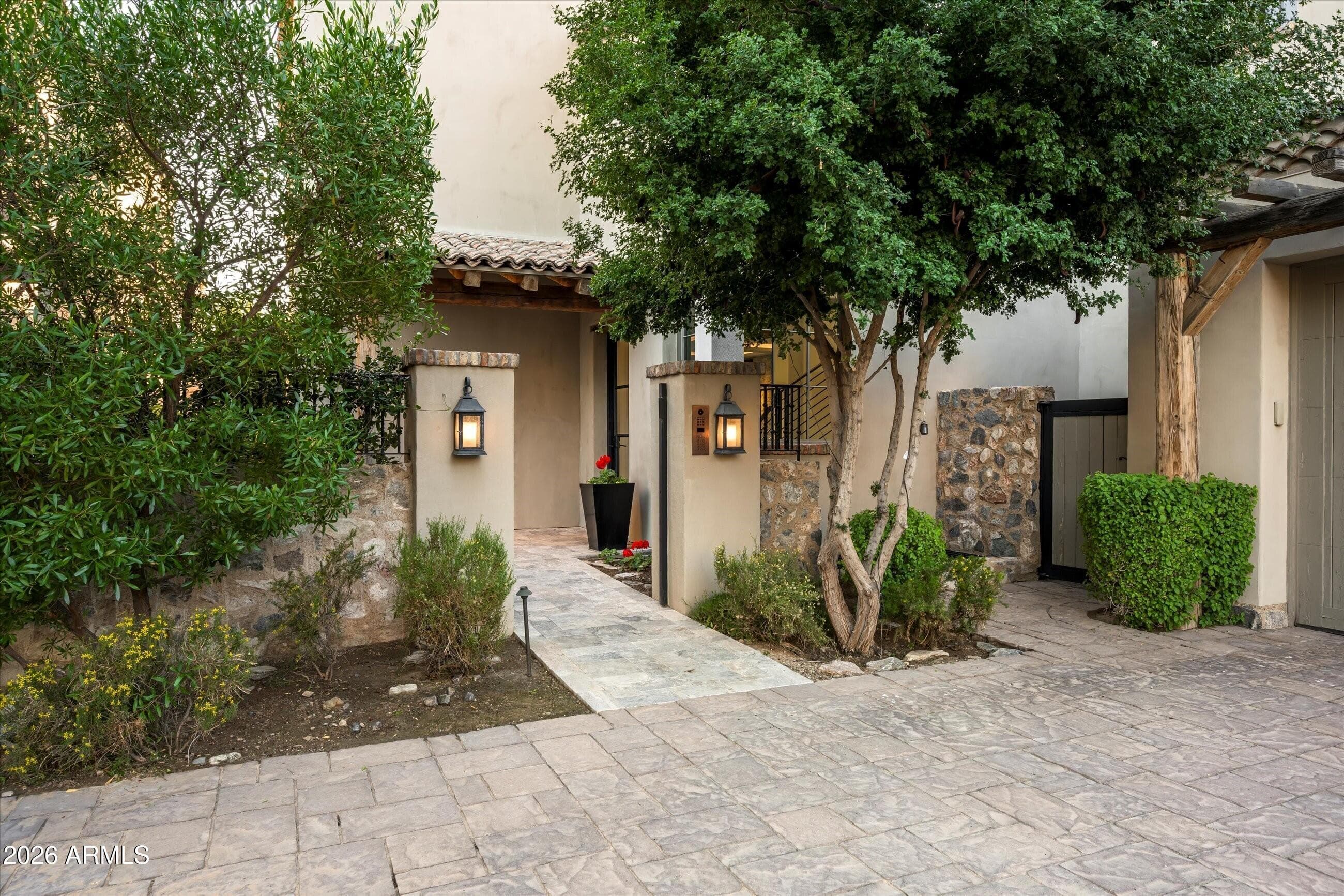 18966 N Silverleaf Dr — photo 2