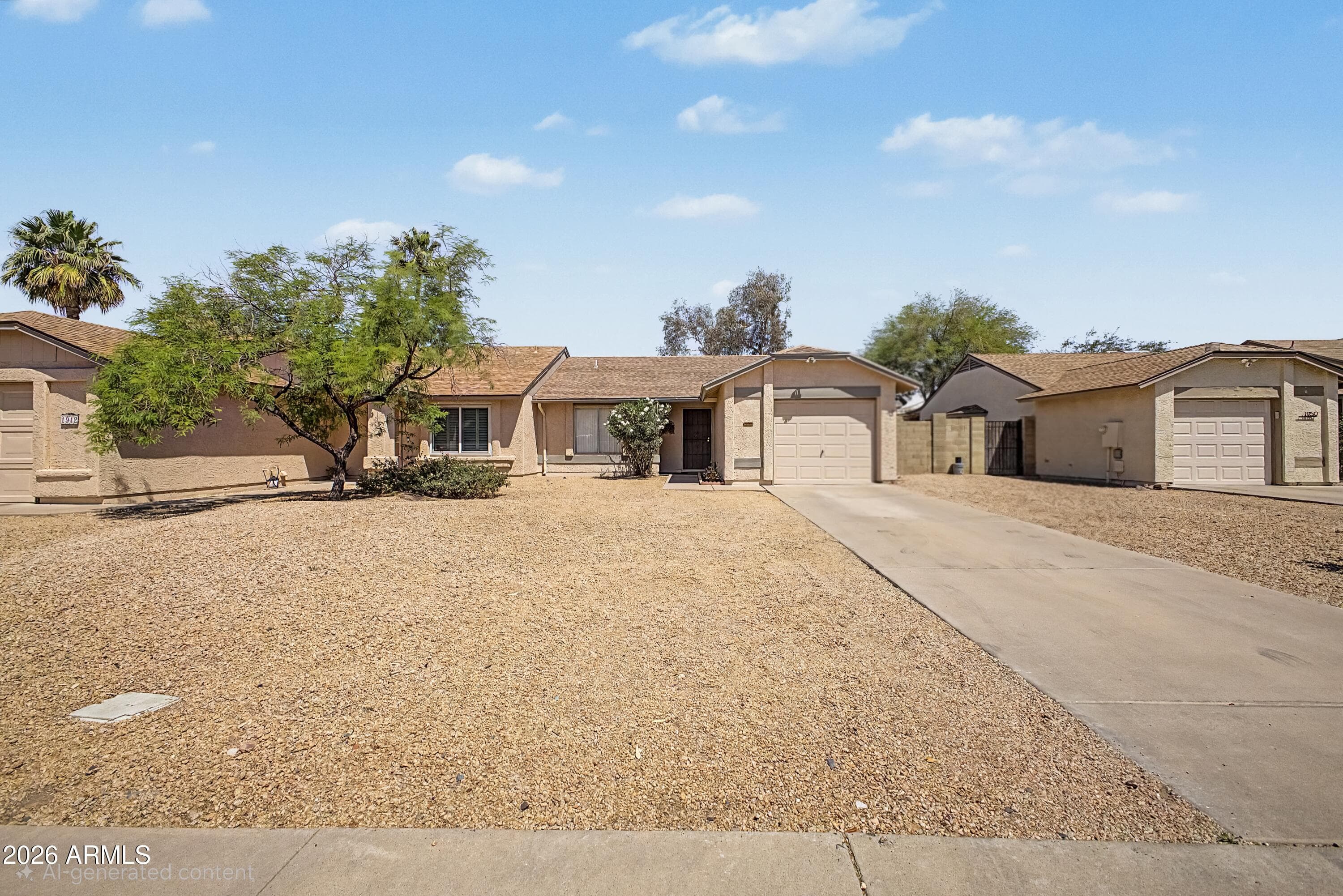 1946 E Grandview Dr — photo 2