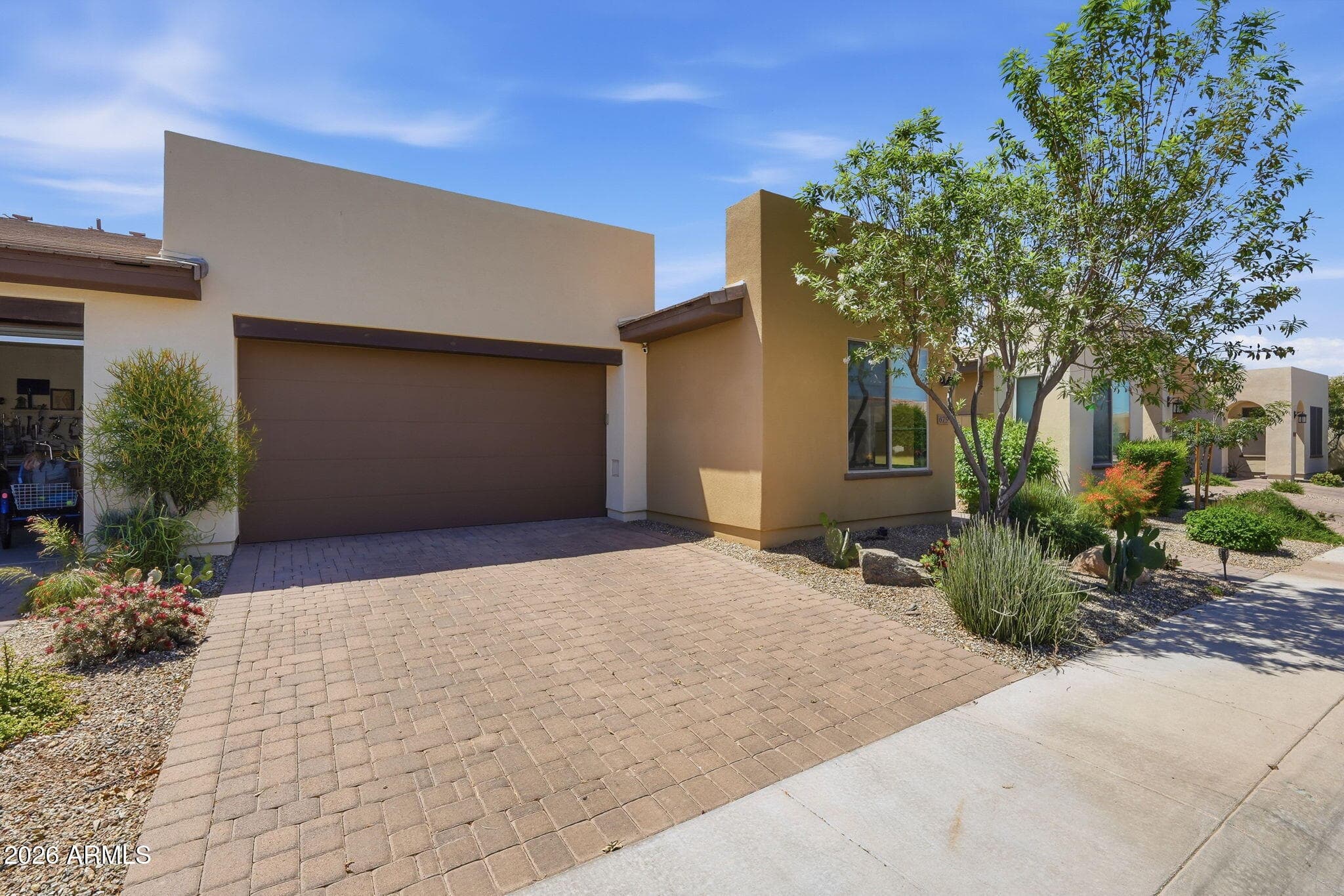 679 E Myrtle Pass — photo 1