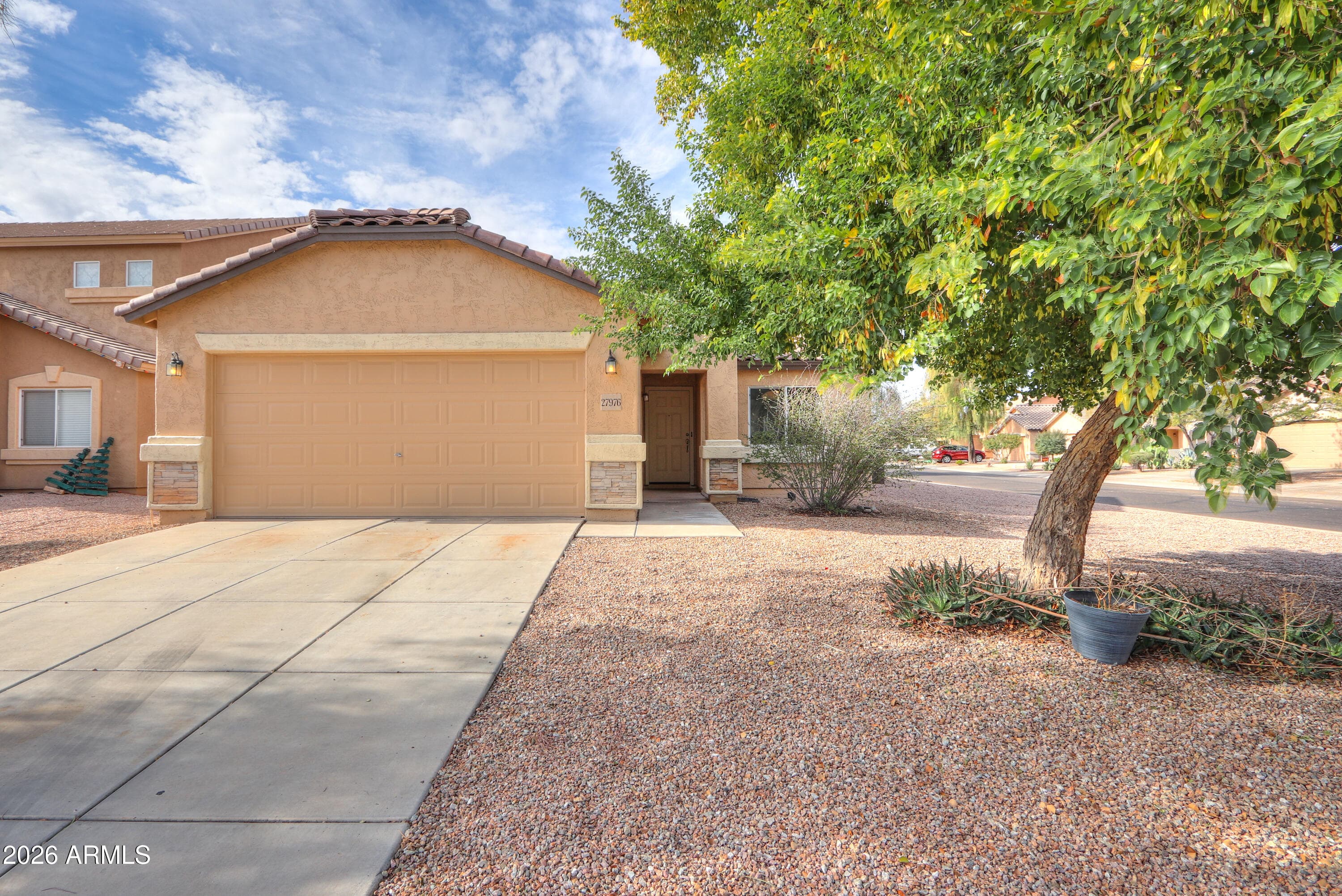 27976 N Gold Ln — photo 2