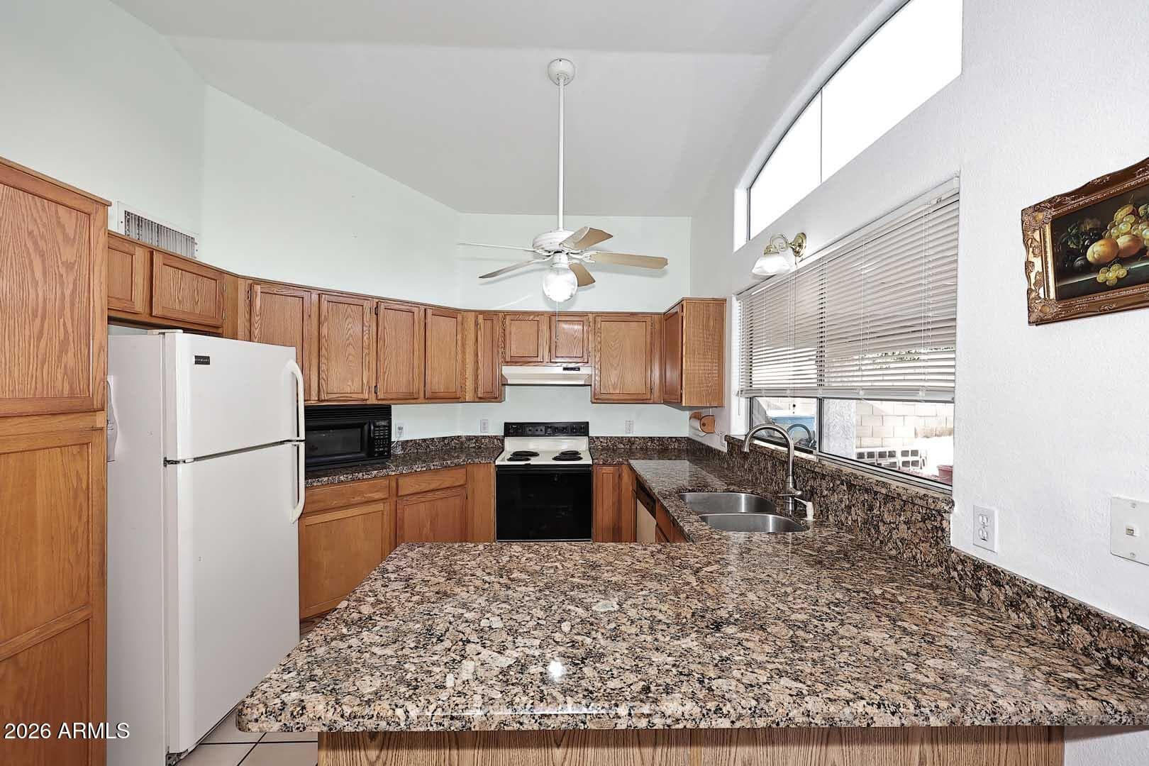 17207 N 46th Pl — photo 2