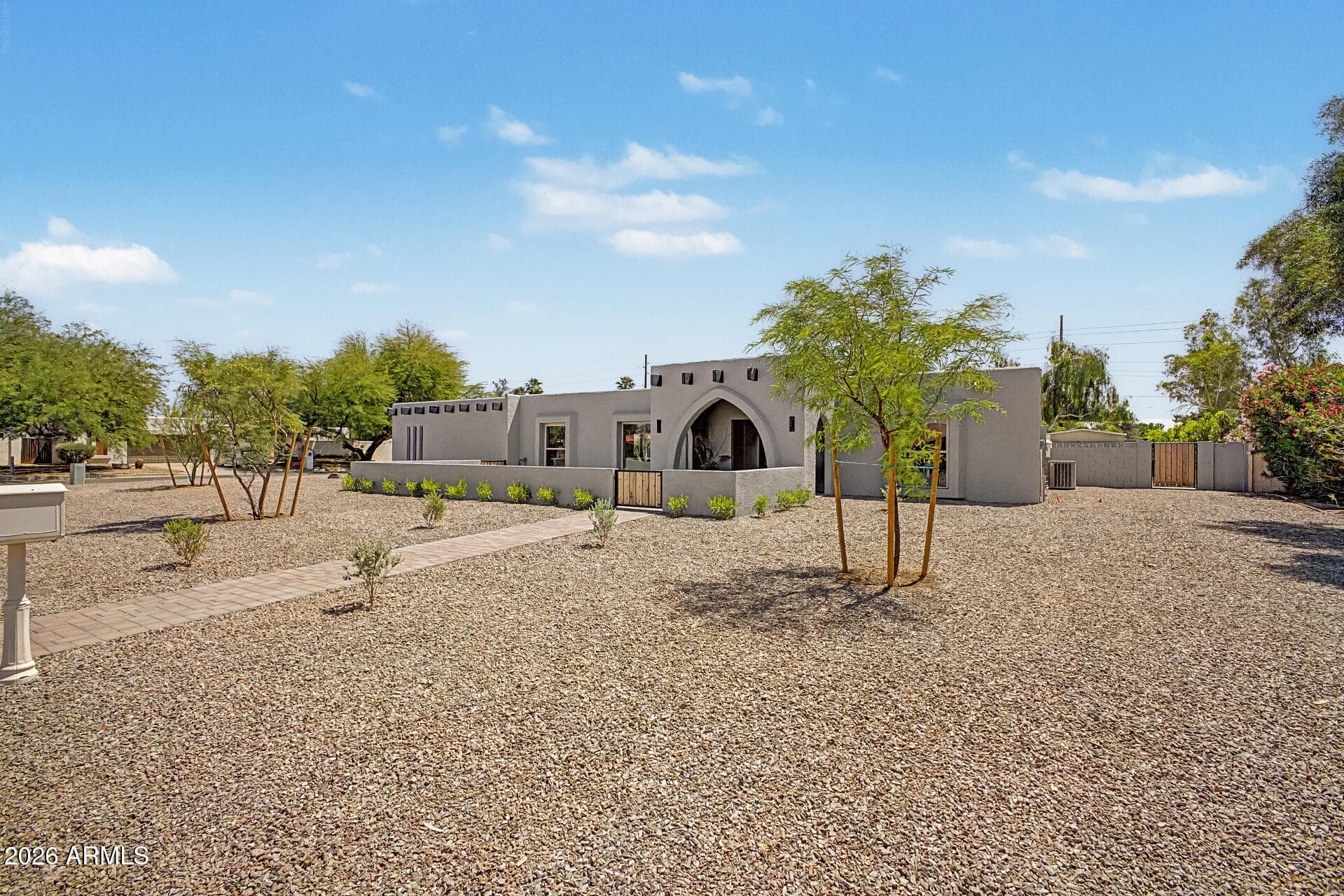 5633 E Wethersfield Rd — photo 2