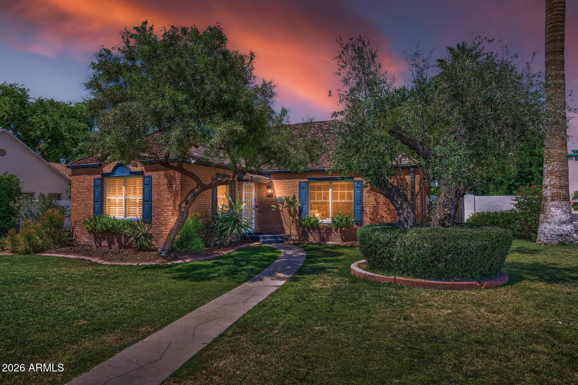 130 E Alvarado Rd — photo 2