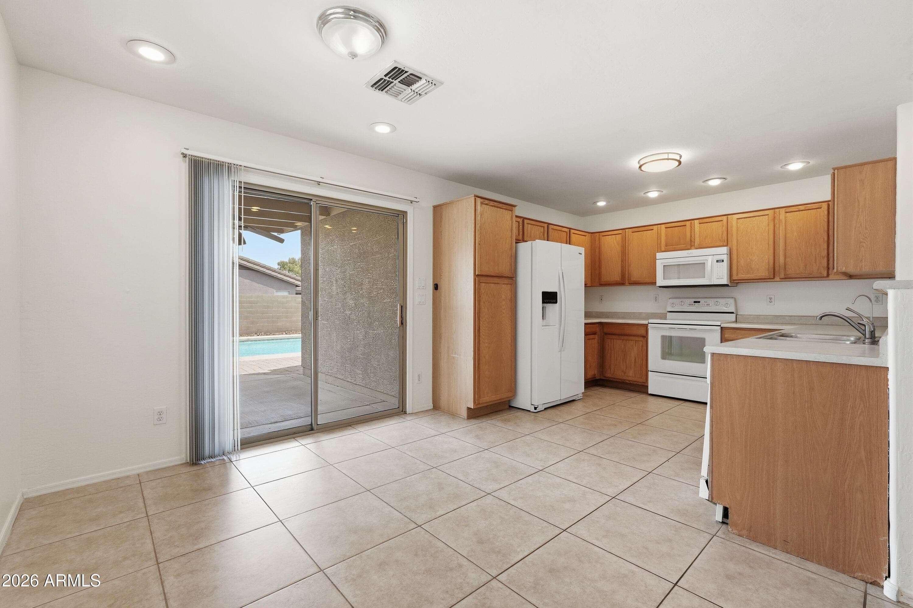 43708 W BEDFORD DR - Photo 3
