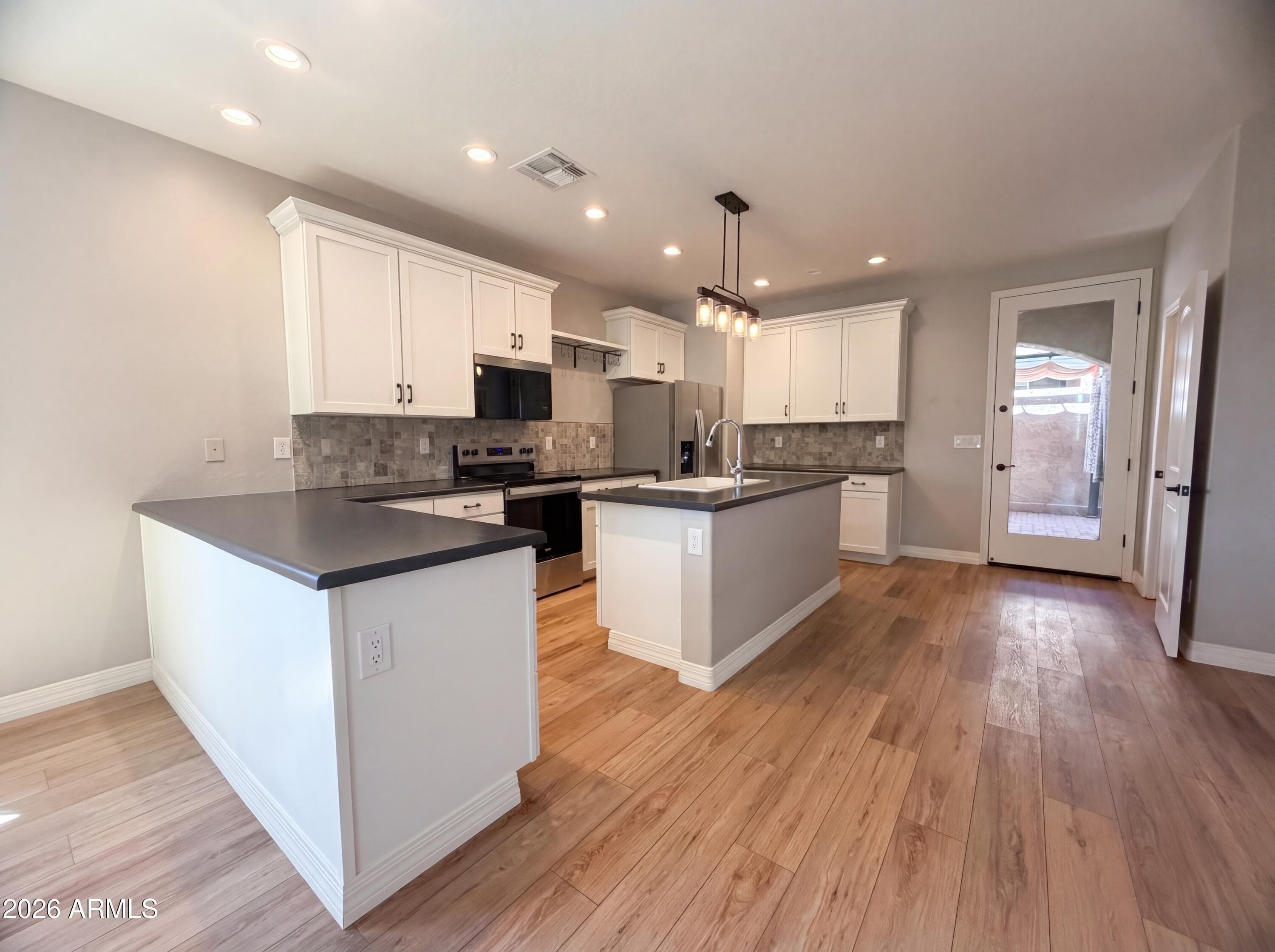 1729 S Desert View Pl — photo 2