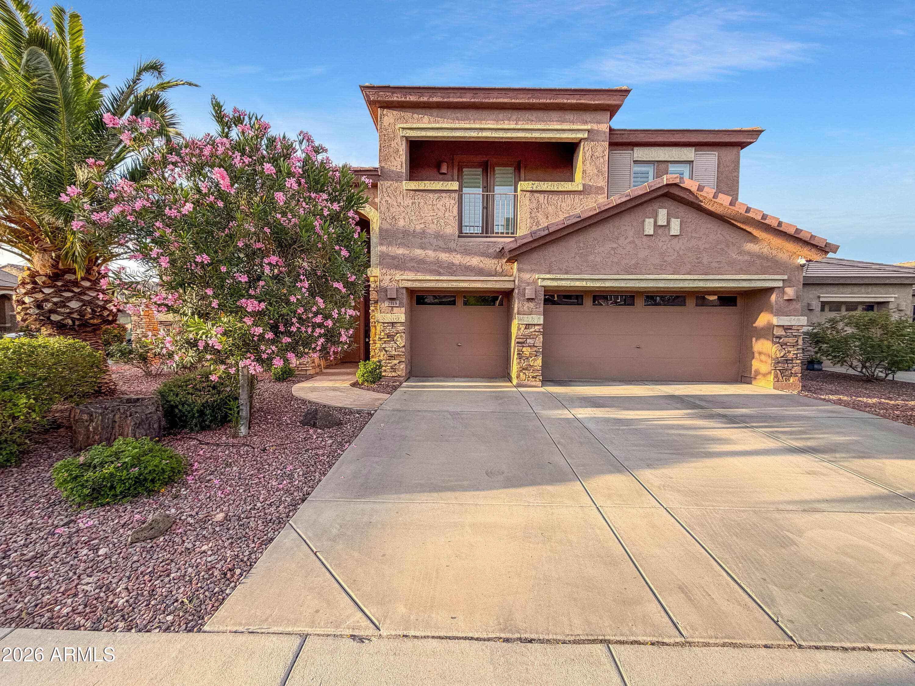 2113 W Eagle Feather Rd — photo 1