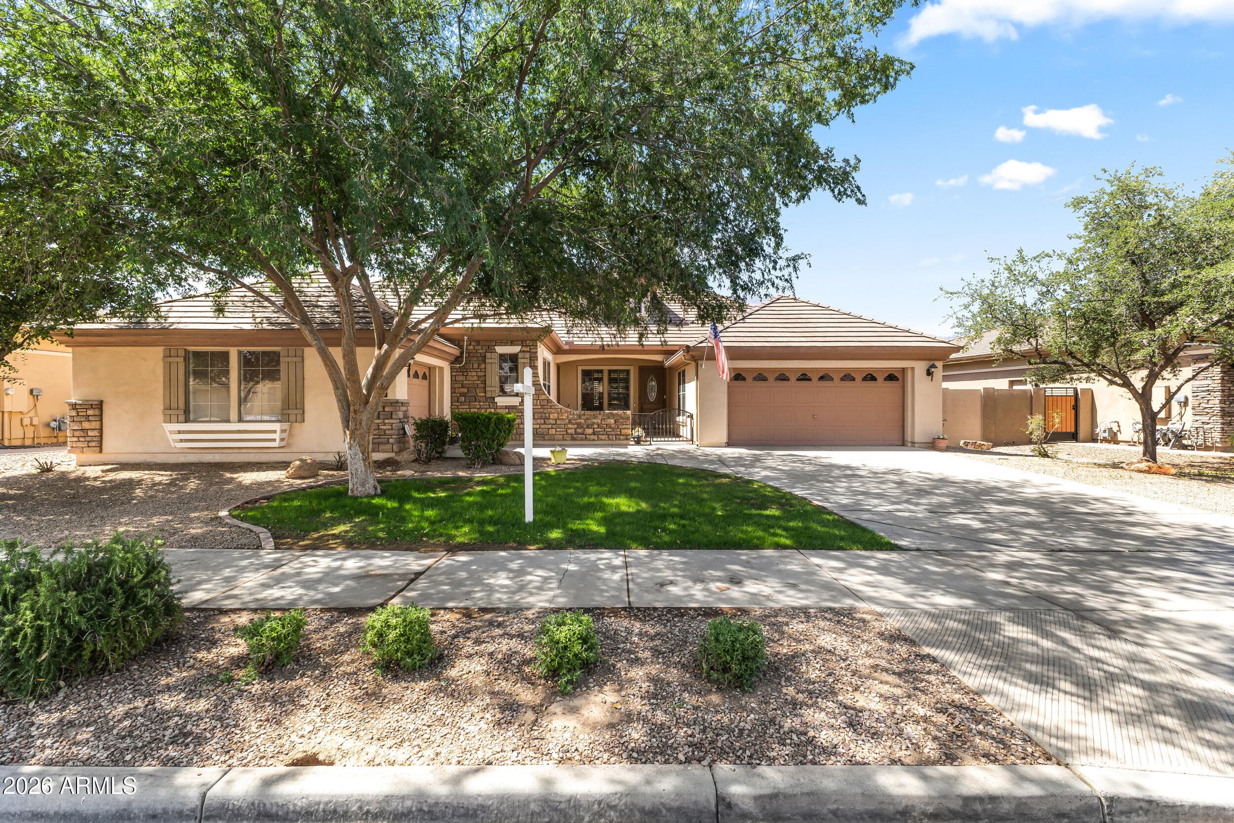 18539 E Carriage Way — photo 1