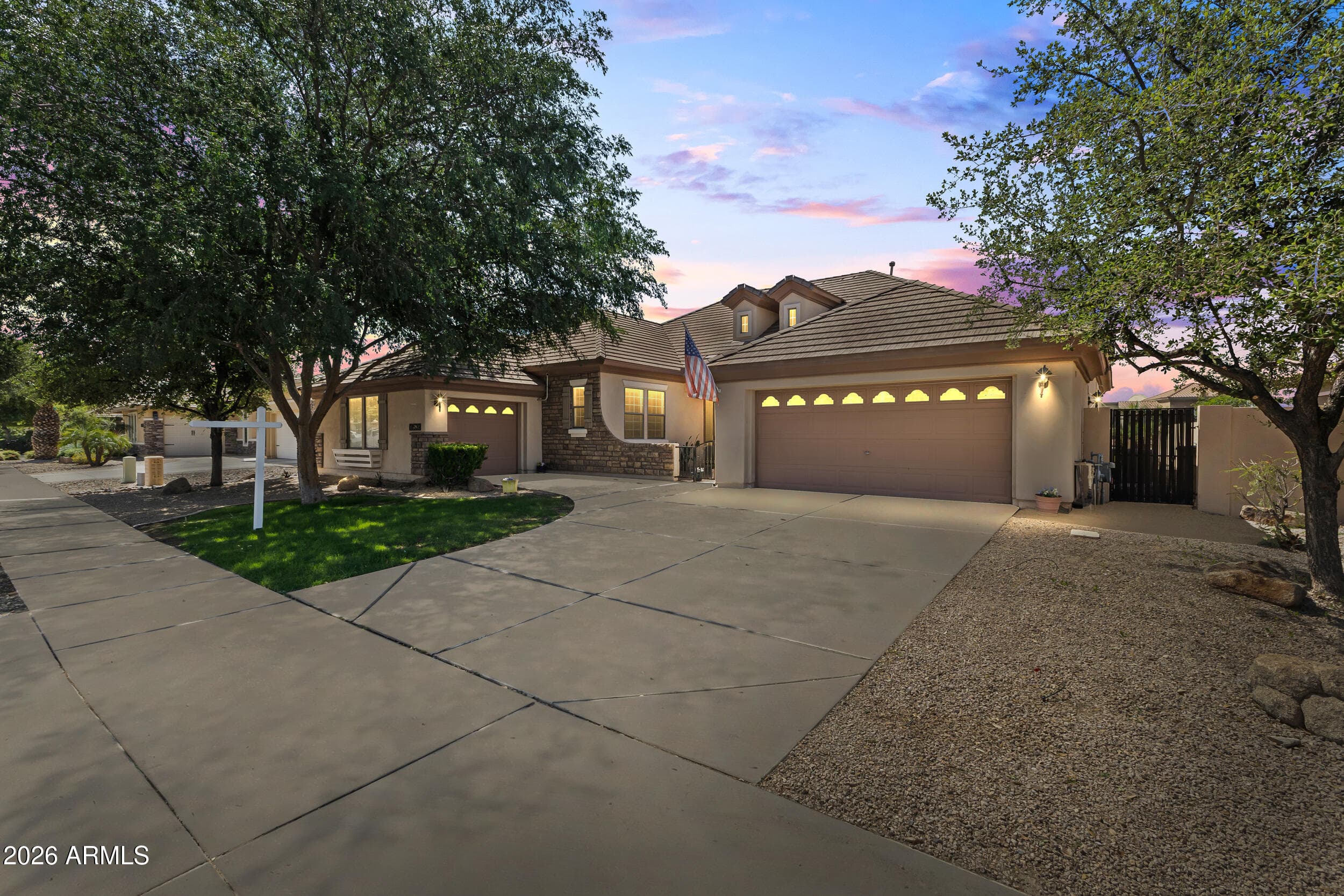 18539 E Carriage Way — photo 2