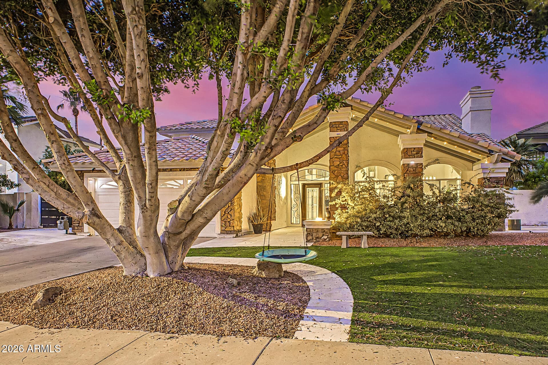 1734 E Queen Palm Dr — photo 2