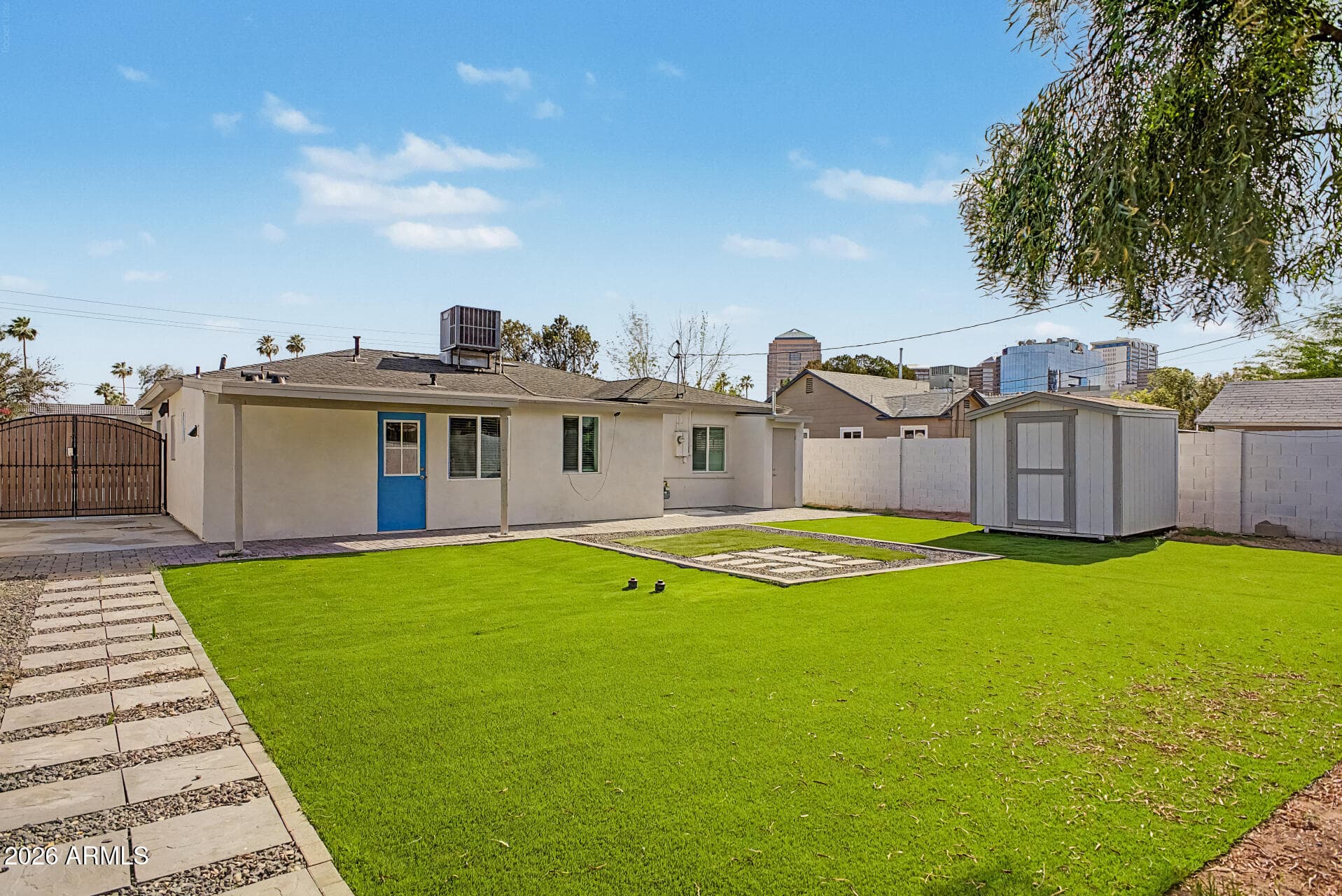 532 E Cheery Lynn Rd — photo 37