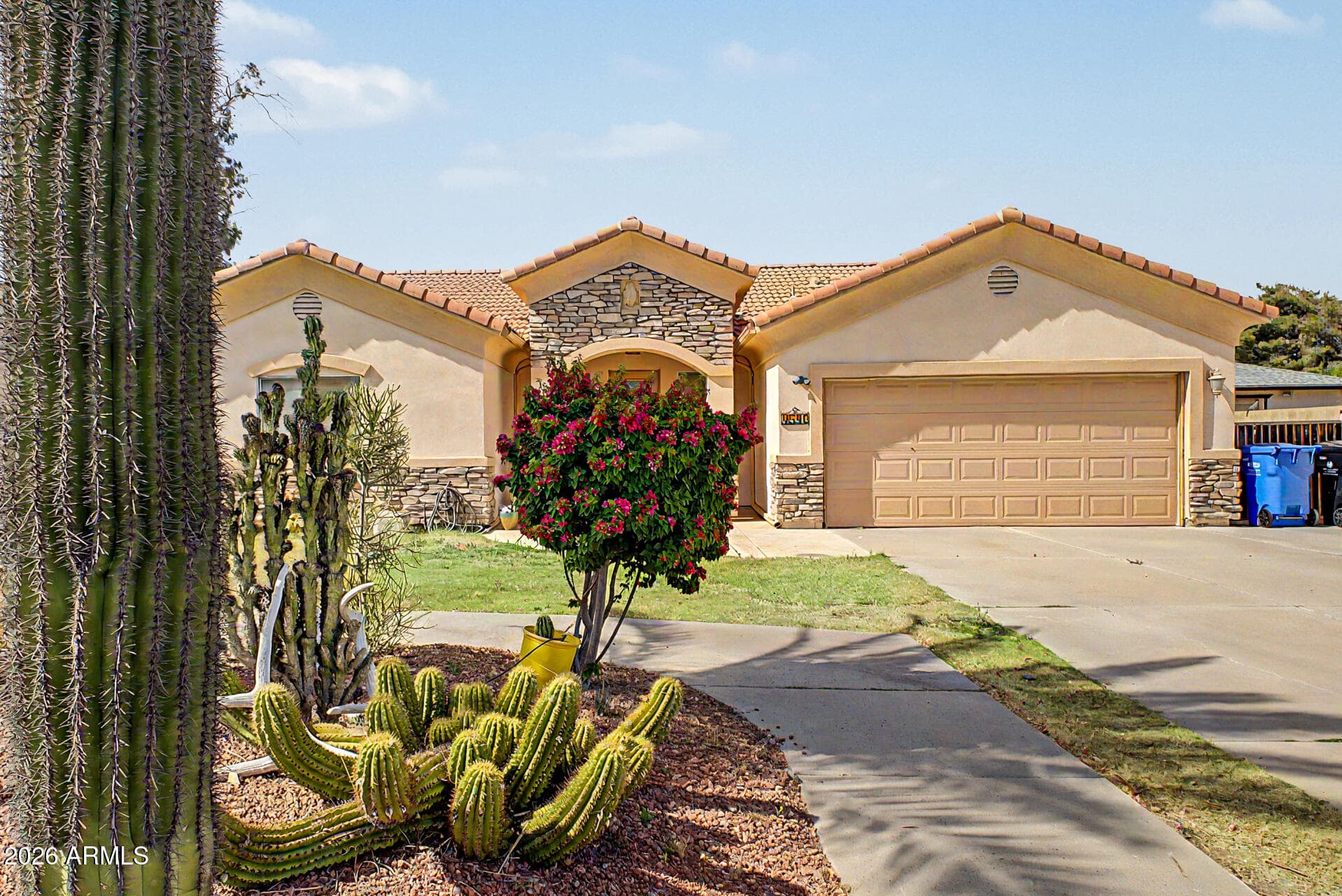 4540 W Renee Dr — photo 2