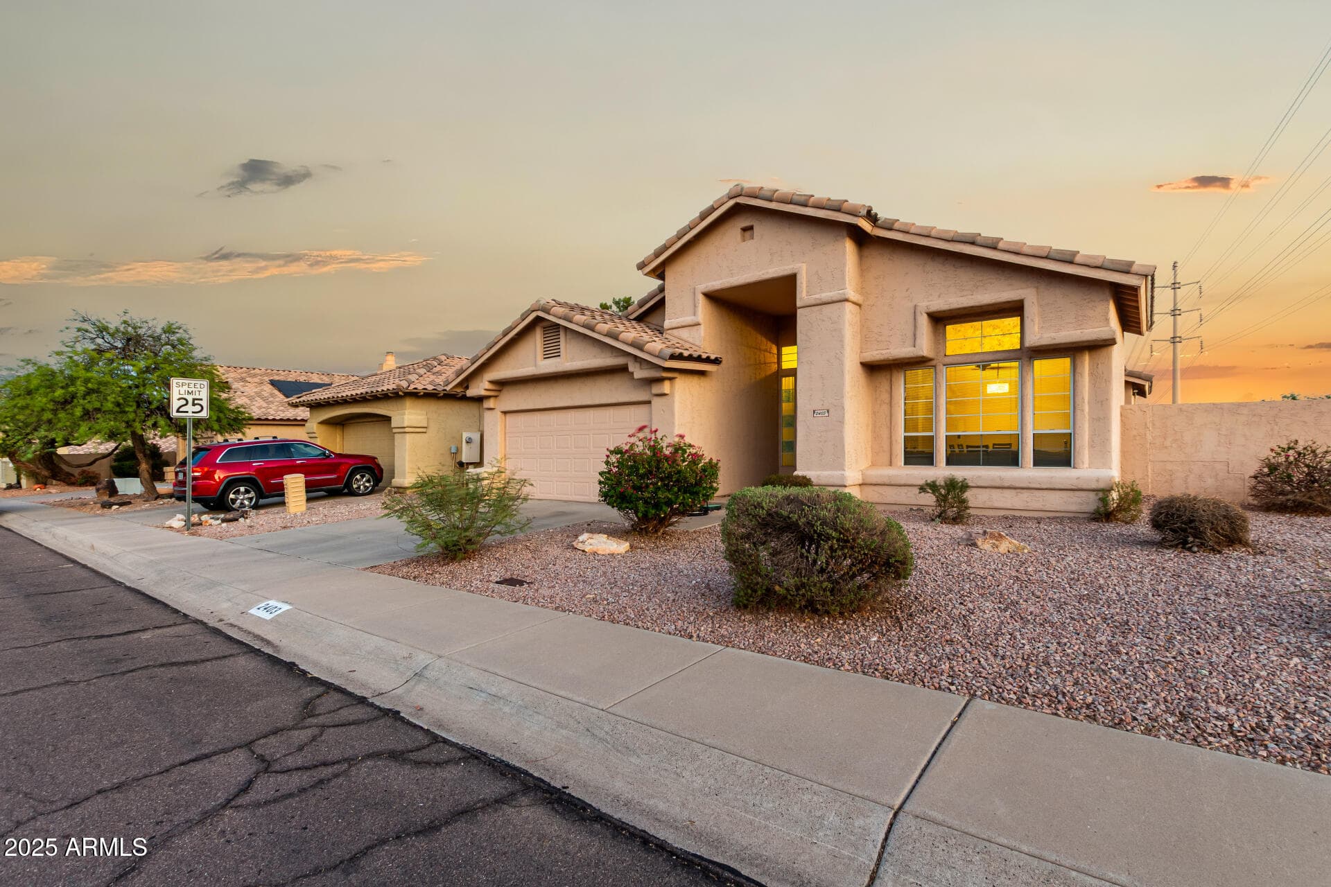 2403 E Mountain Vista Dr — photo 2