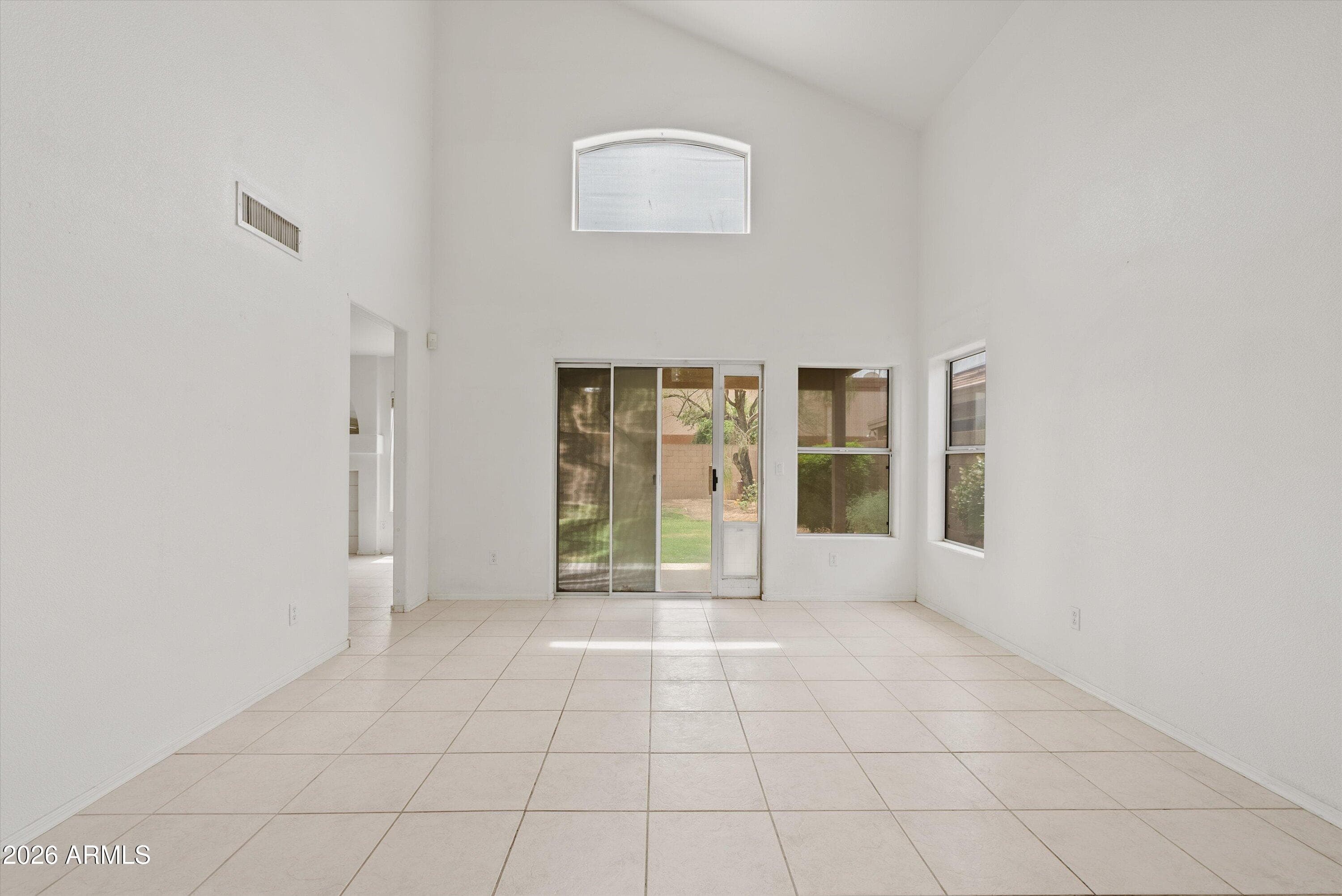 4015 E Anderson Dr — photo 2