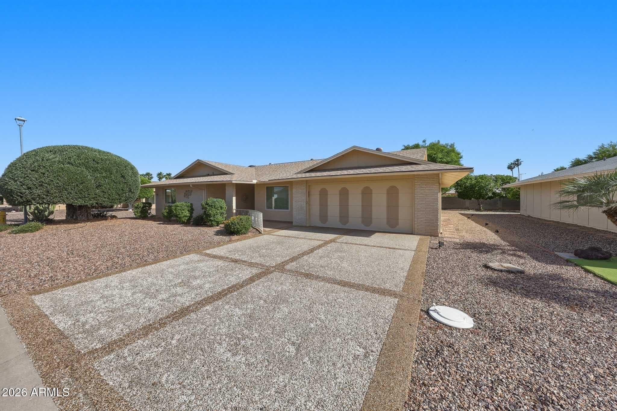 9819 W LINDGREN AVE - See more photos