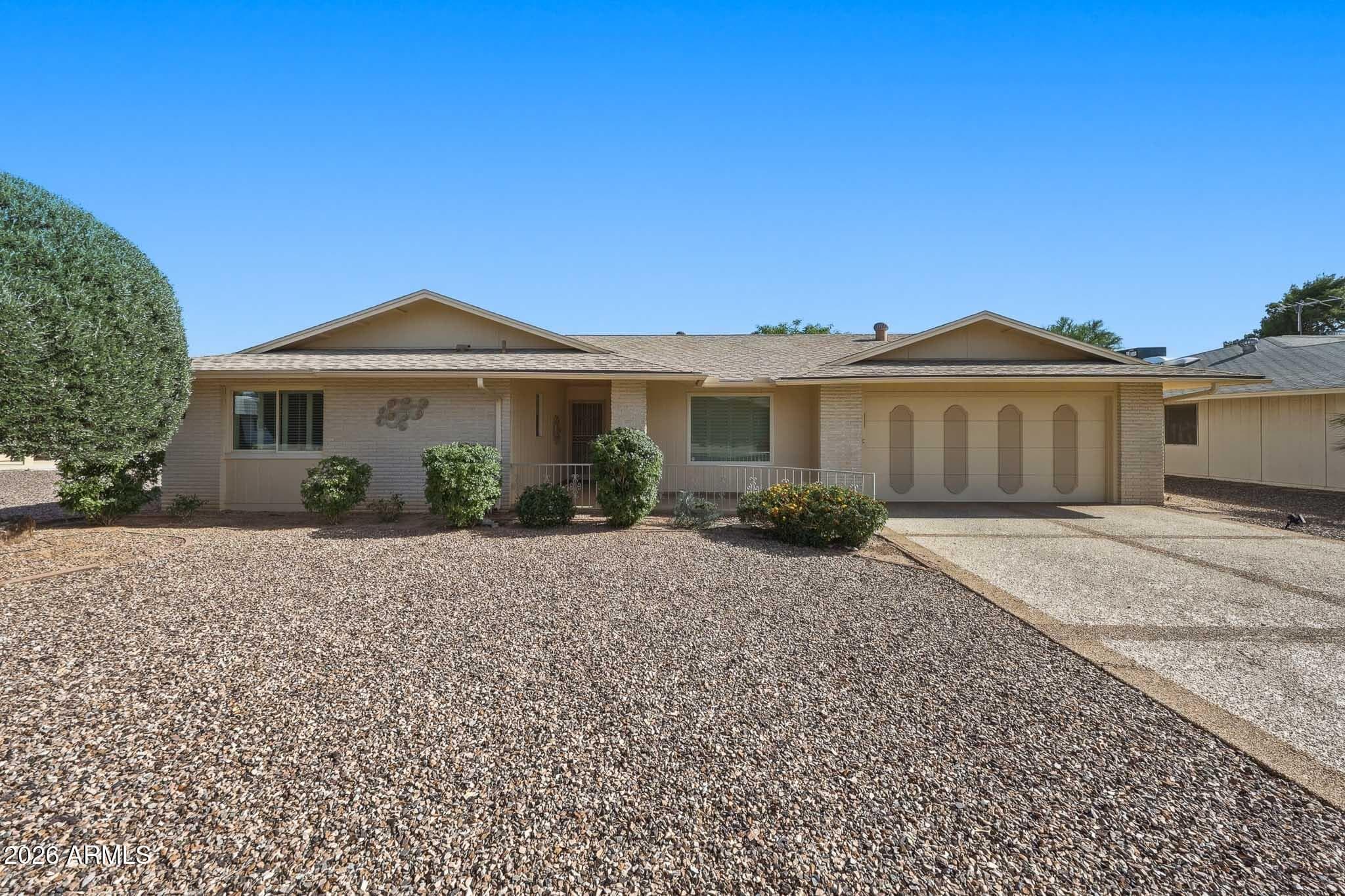 9819 W Lindgren Ave — photo 1