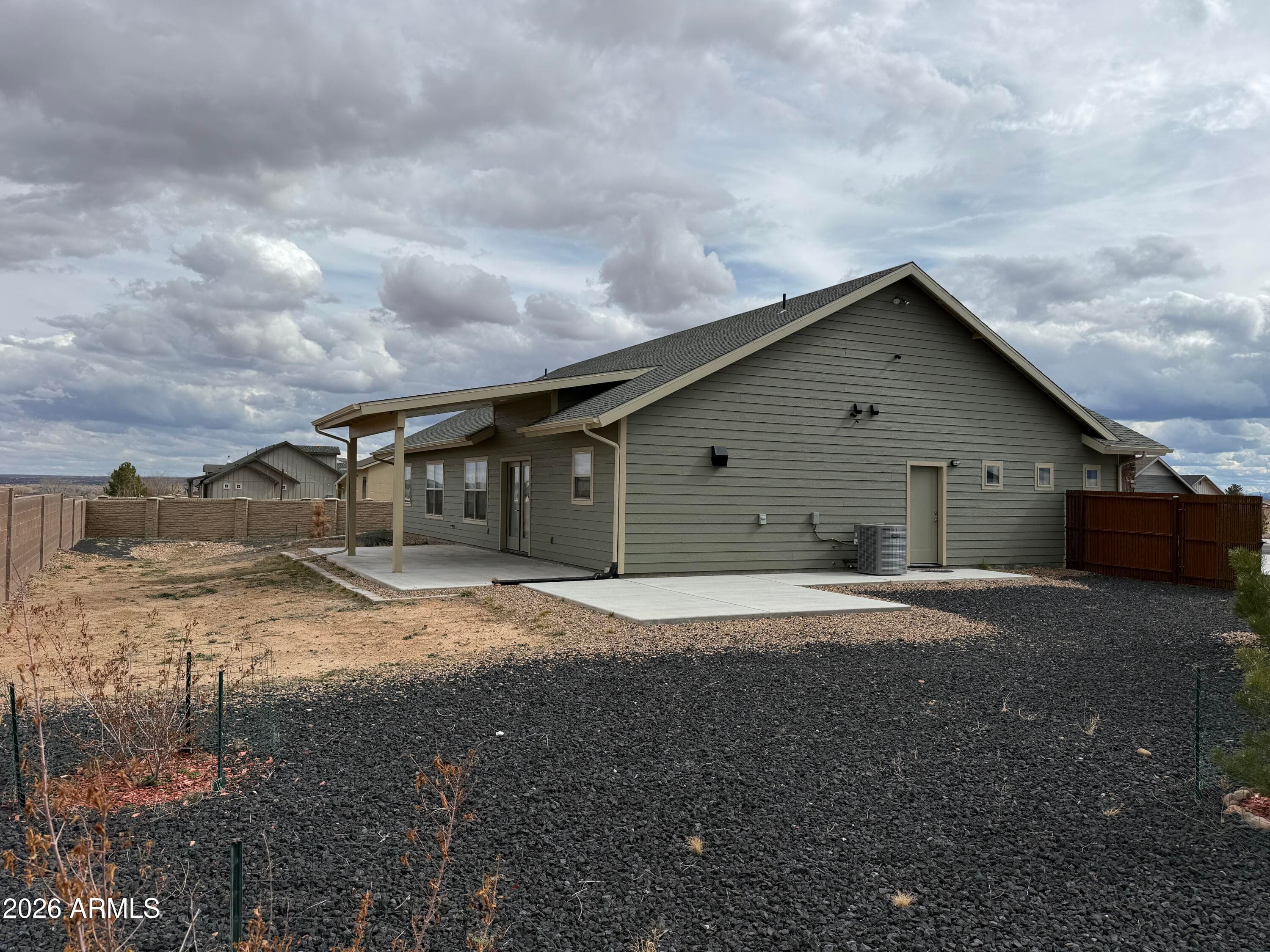 1030 N HILLSHIRE CIRCLE - See more photos