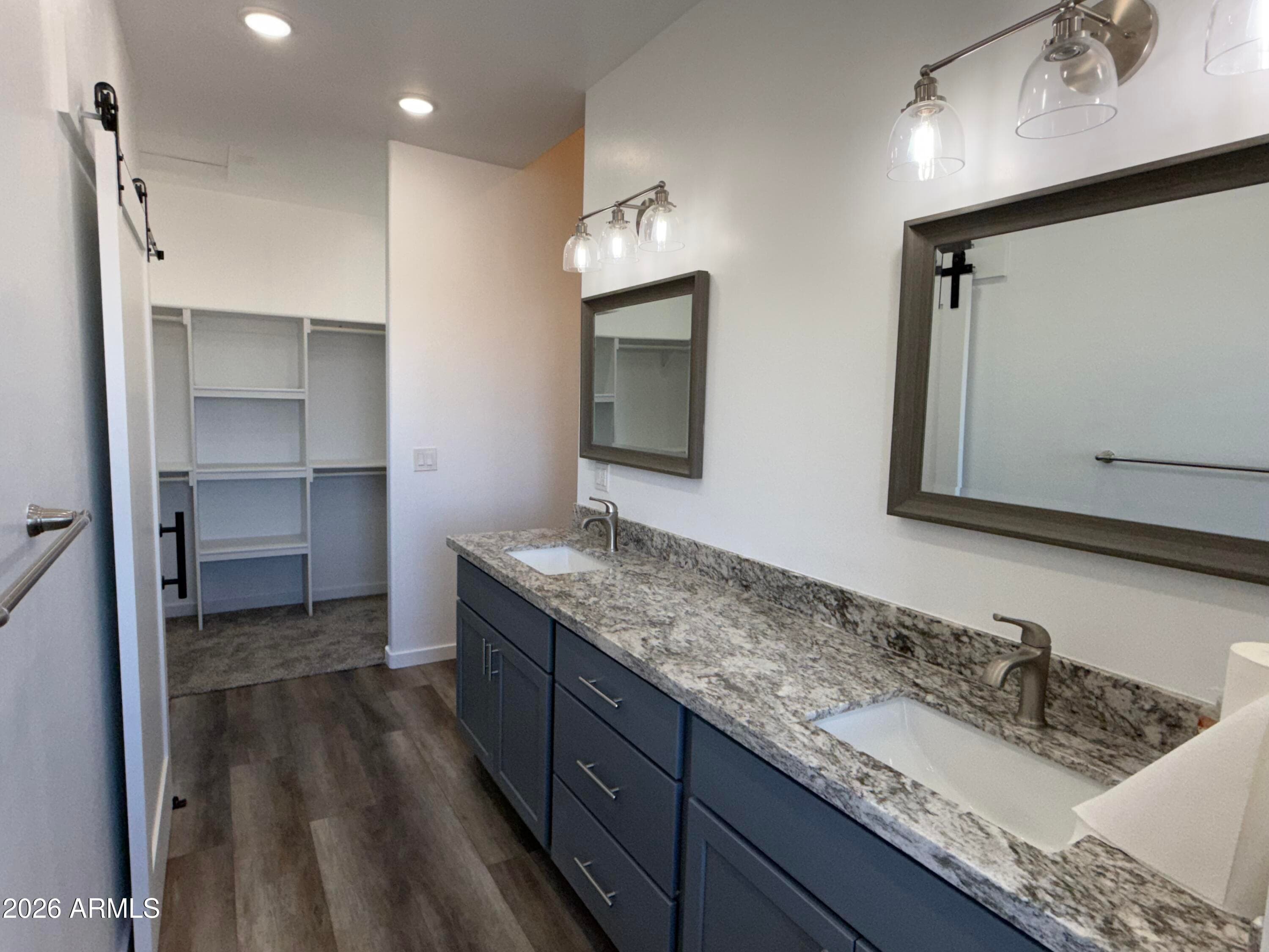 1030 N Hillshire Circle — photo 32