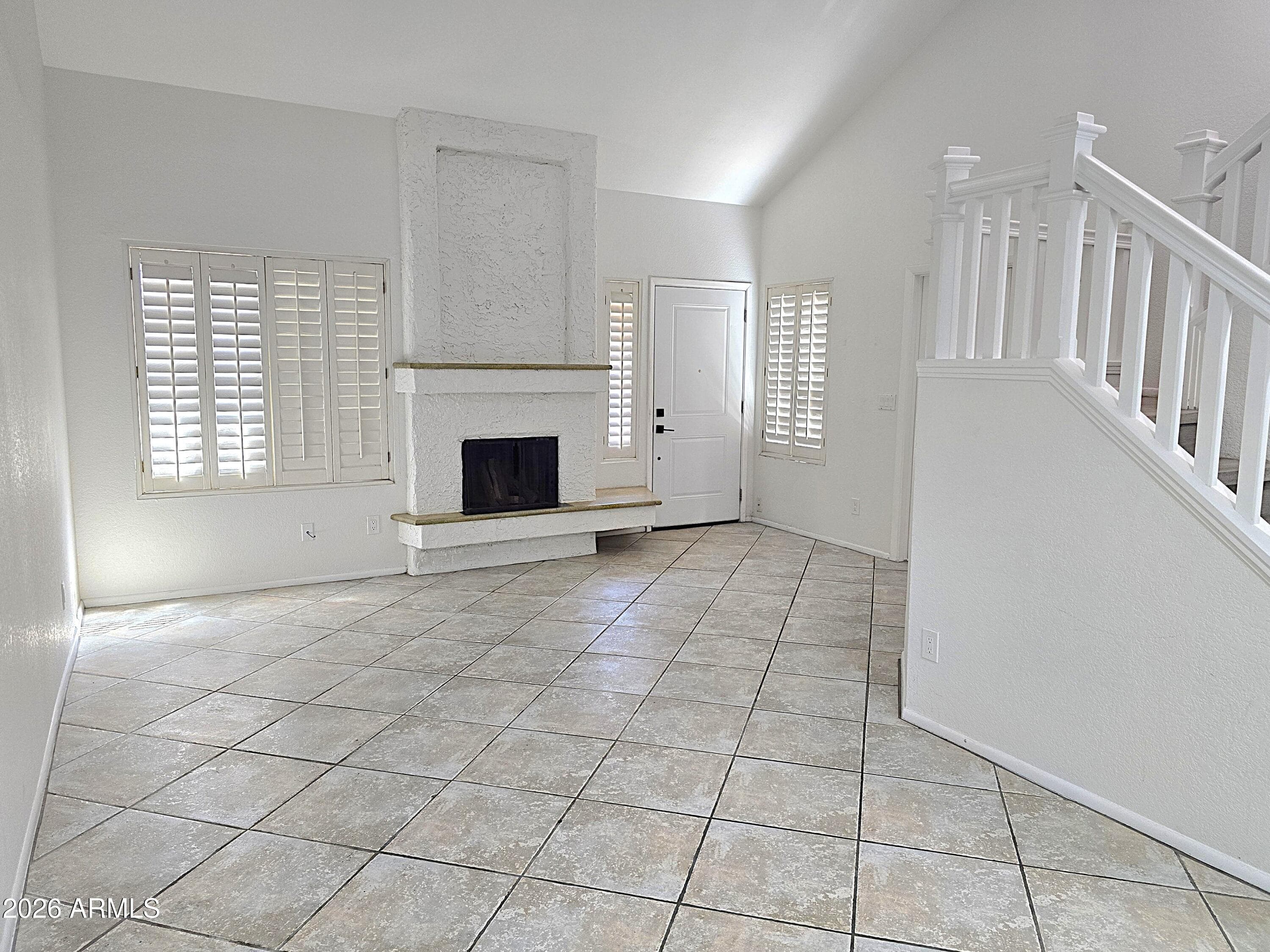 819 N COLLEGE AVE - Photo 5