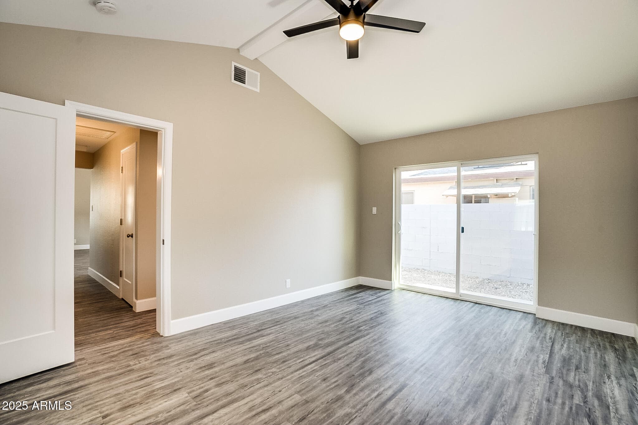 211 S DORAN -- - Photo 3