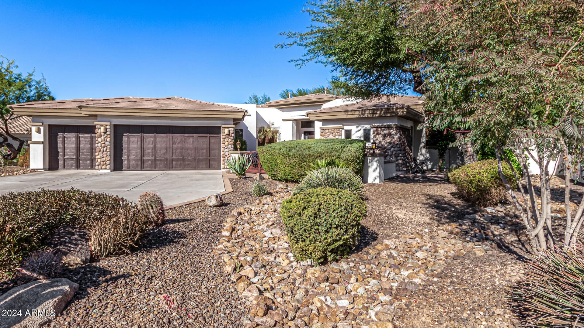 9246 W Molly Ln — photo 2