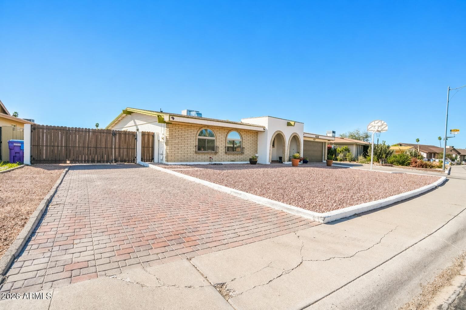 4411 W Windrose Dr — photo 2