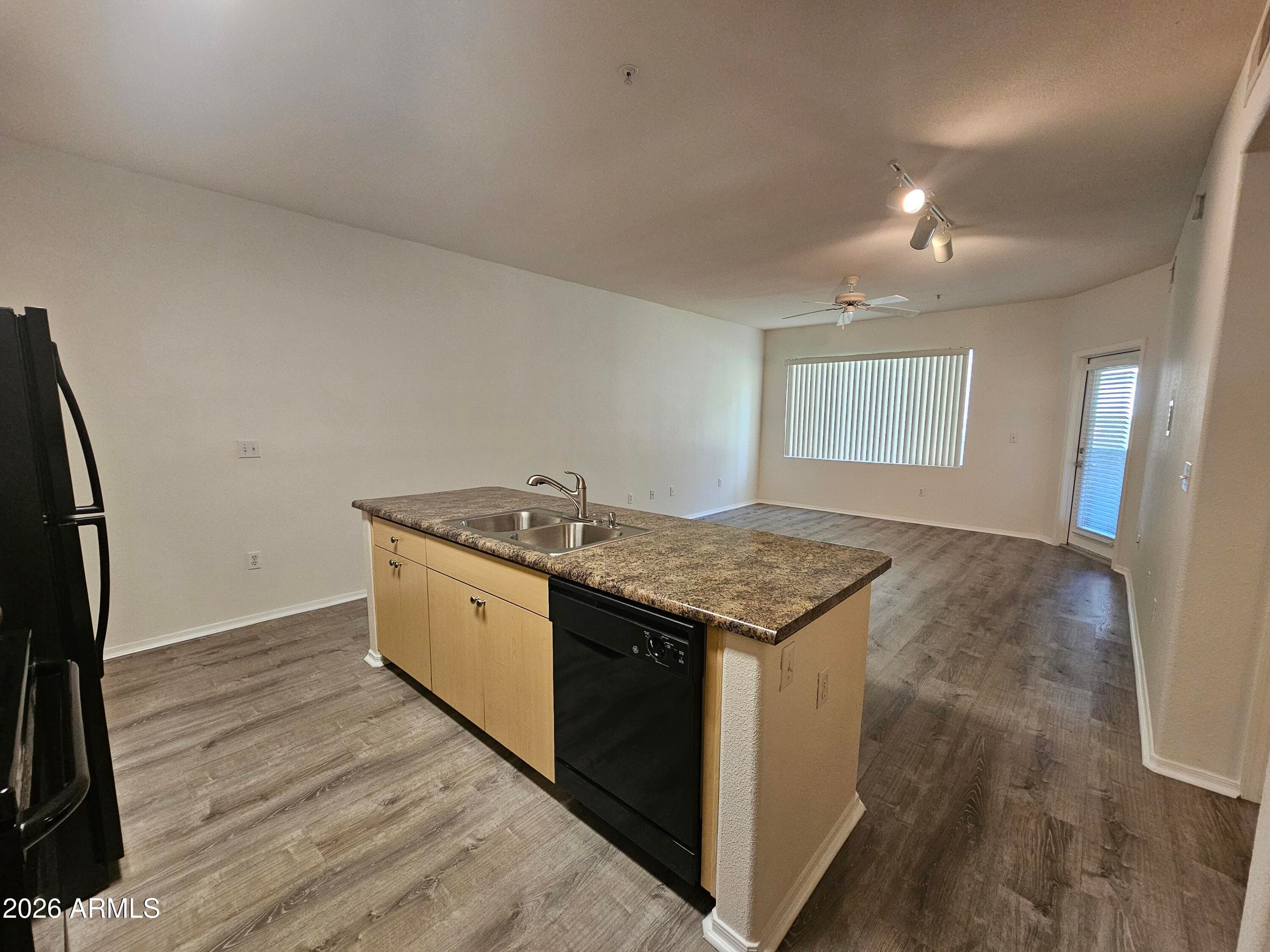 18416 N CAVE CREEK RD - Photo 3