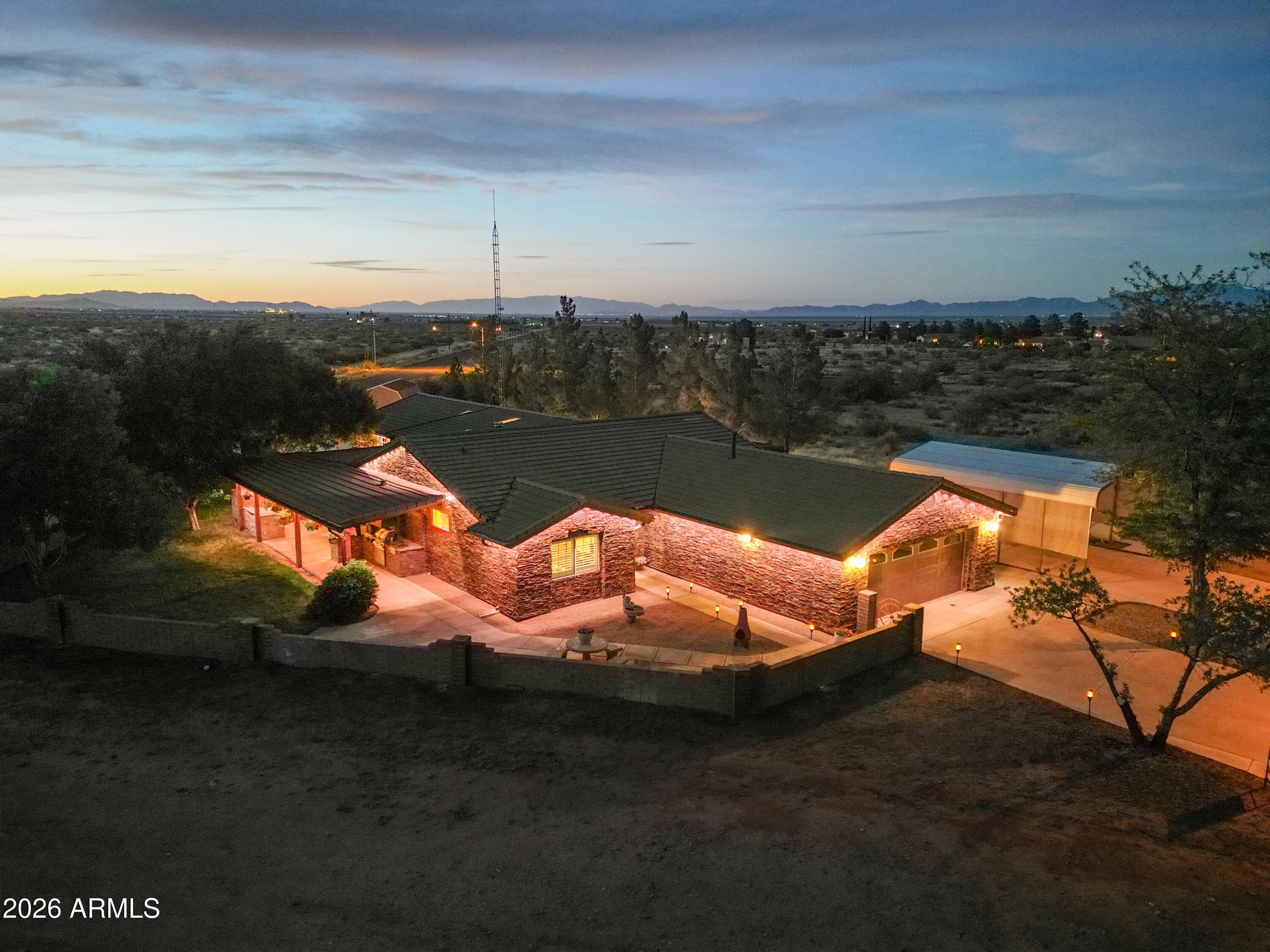 229 N CHOLLA DR - Photo 2