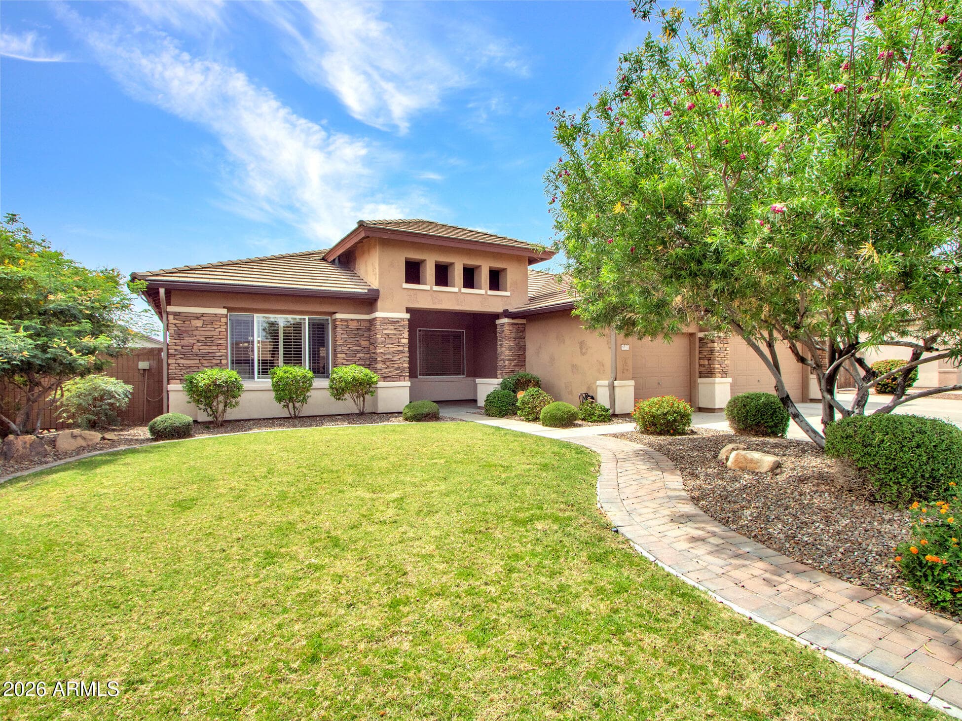 8537 W Mohawk Ln — photo 1