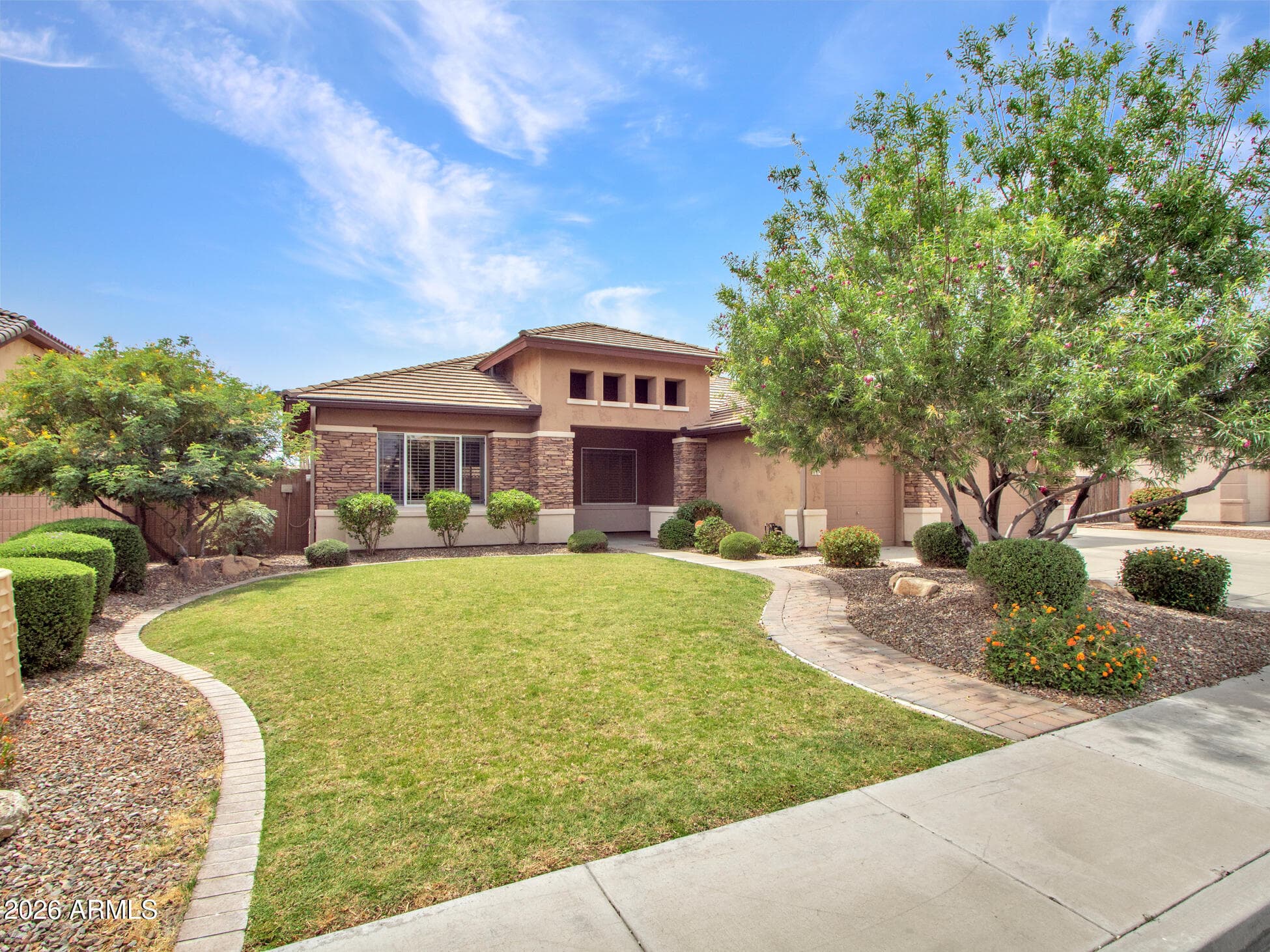 8537 W Mohawk Ln — photo 2
