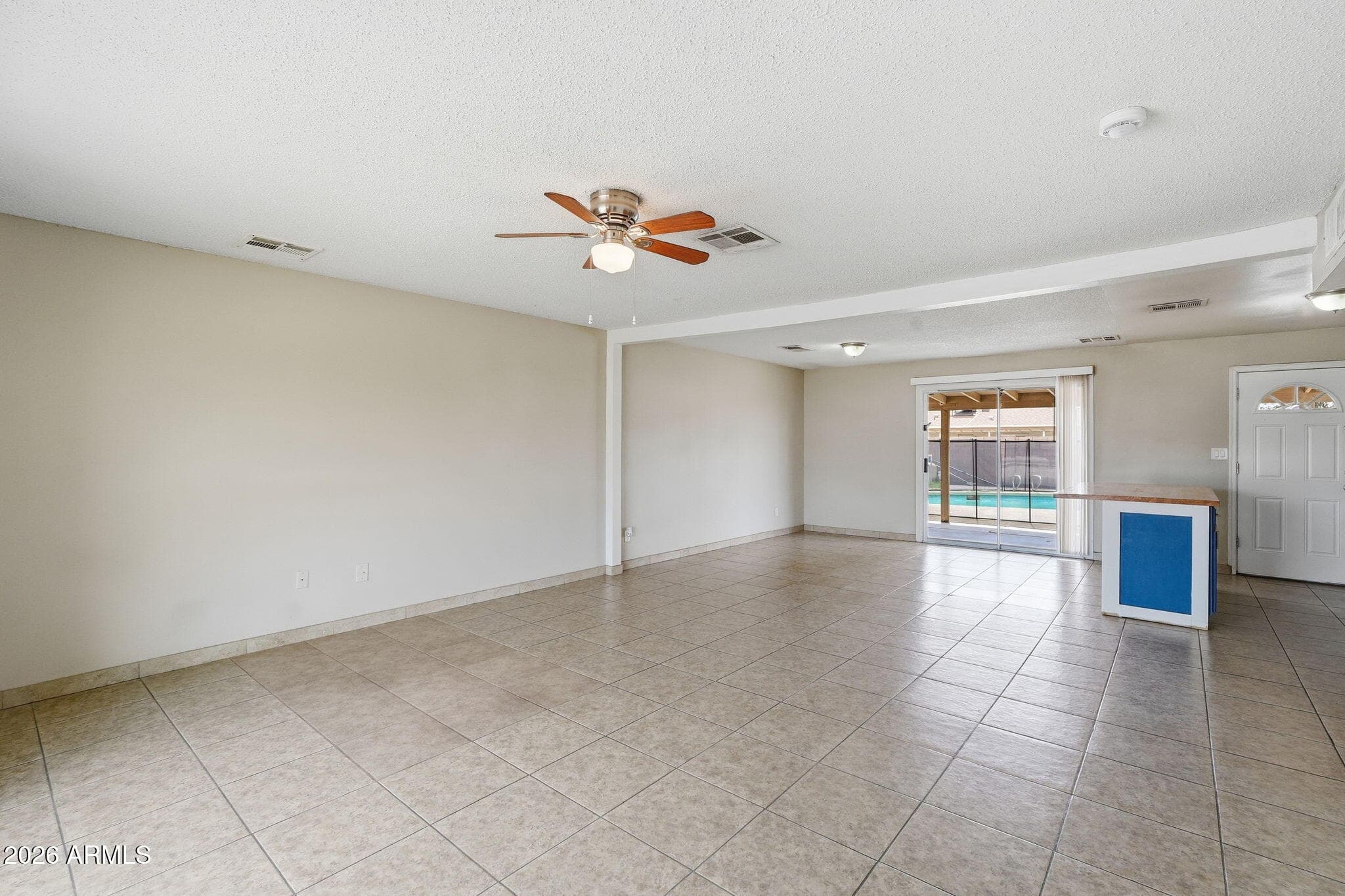 3731 W Myrtle Ave — photo 2