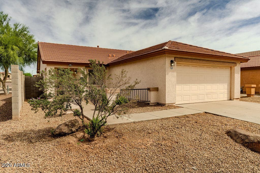 5422 W Huntington Dr — photo 1