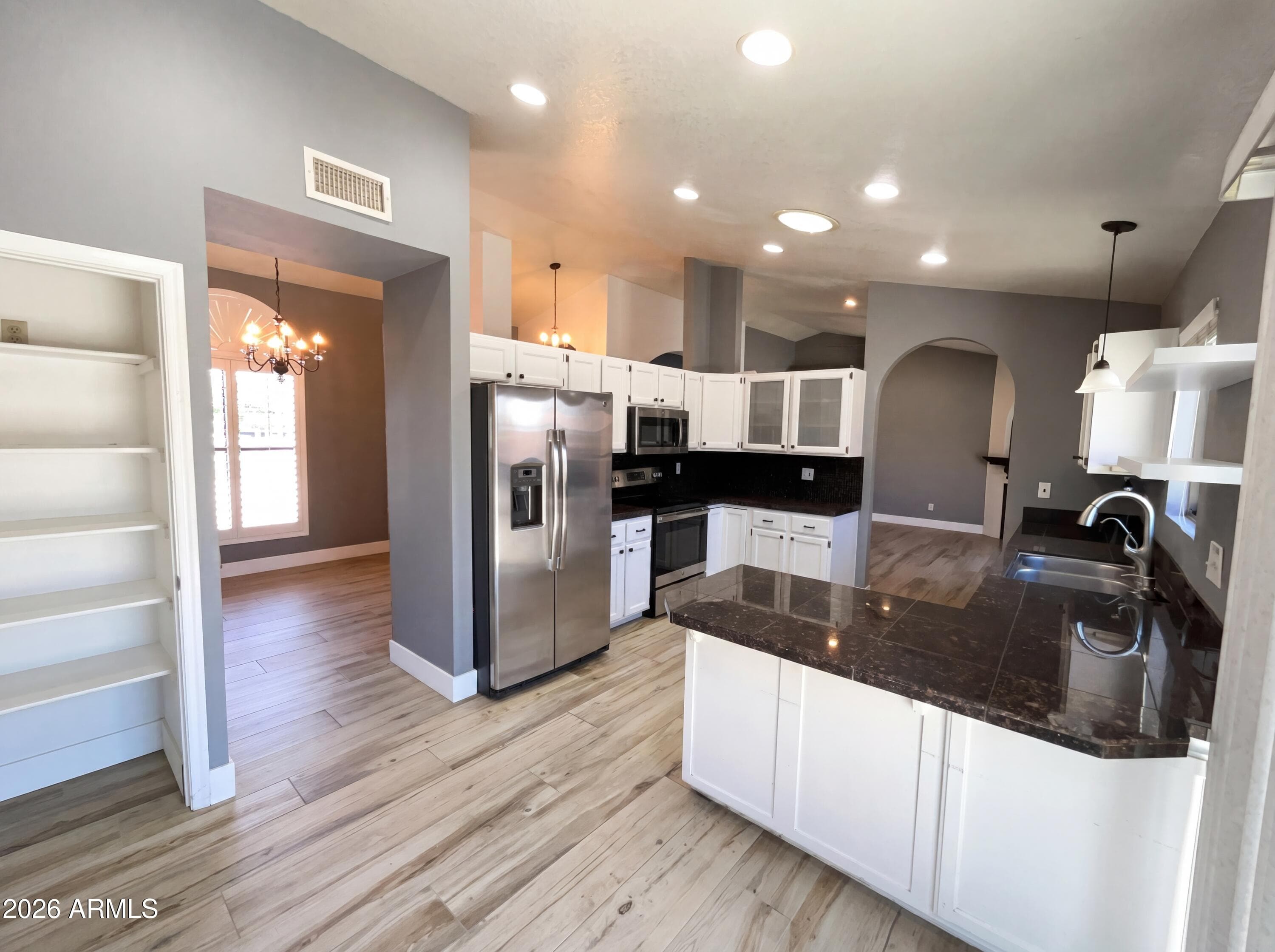 2823 E Norwood St — photo 2