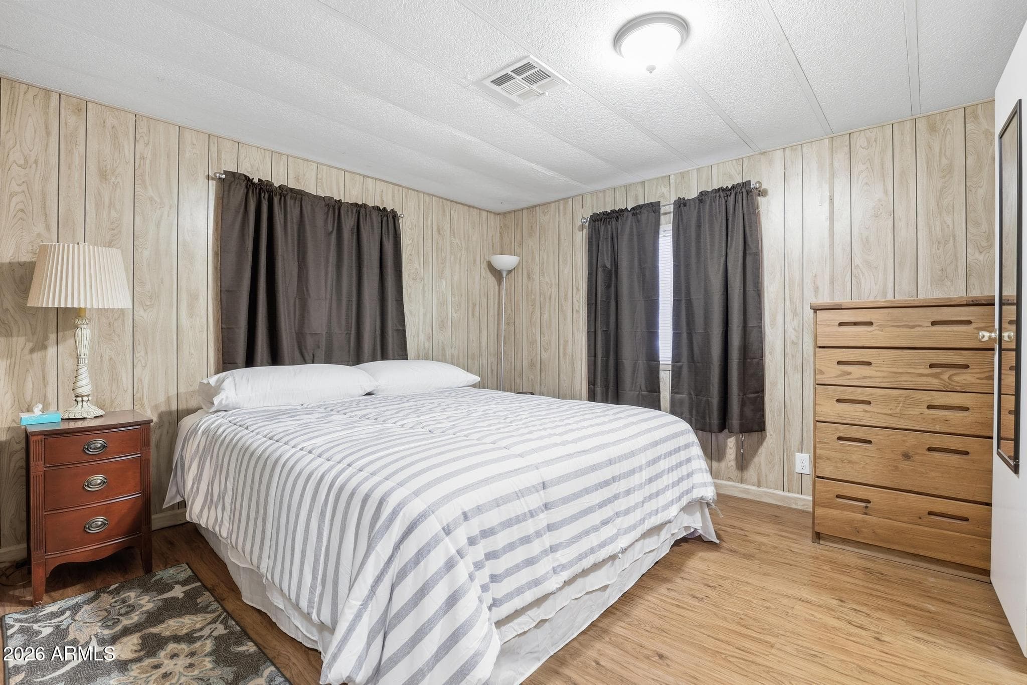 612 E Gila Ln — photo 2