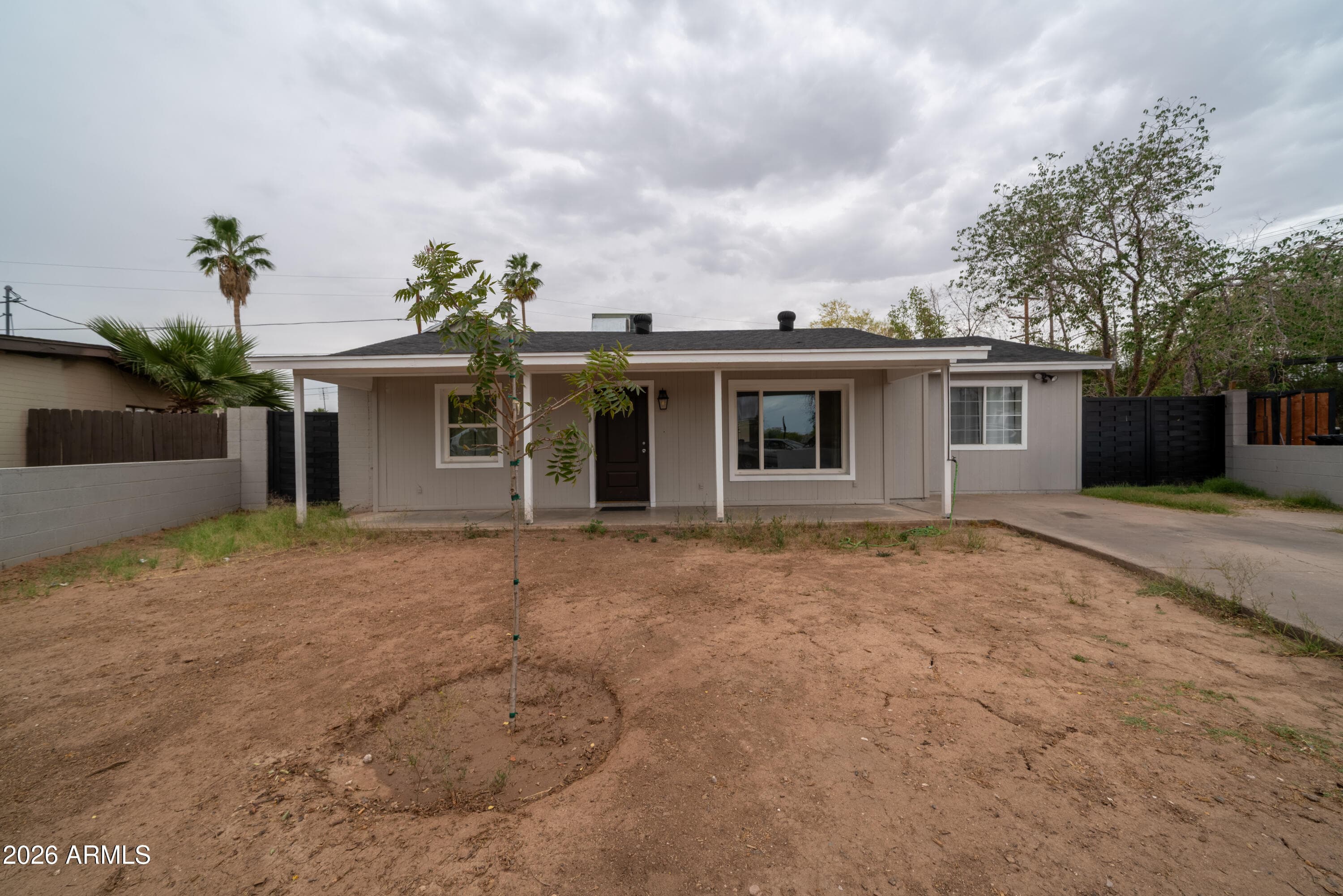 5242 N 19th Dr — photo 1