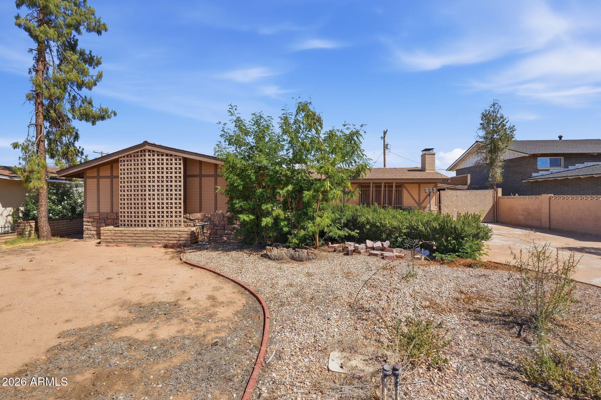 224 E La Jolla Dr — photo 2