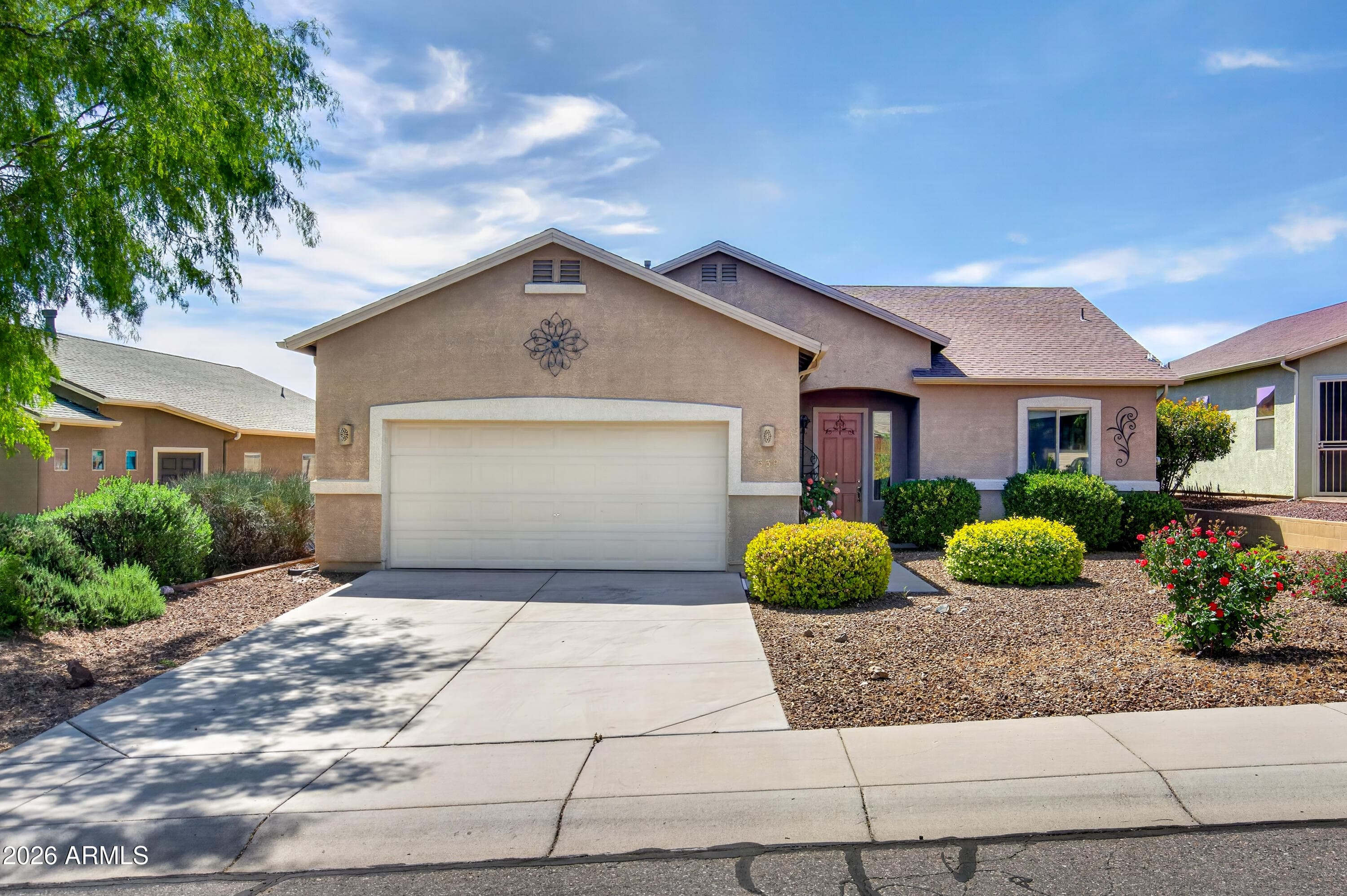 539 W Saddle Creek Dr — photo 1
