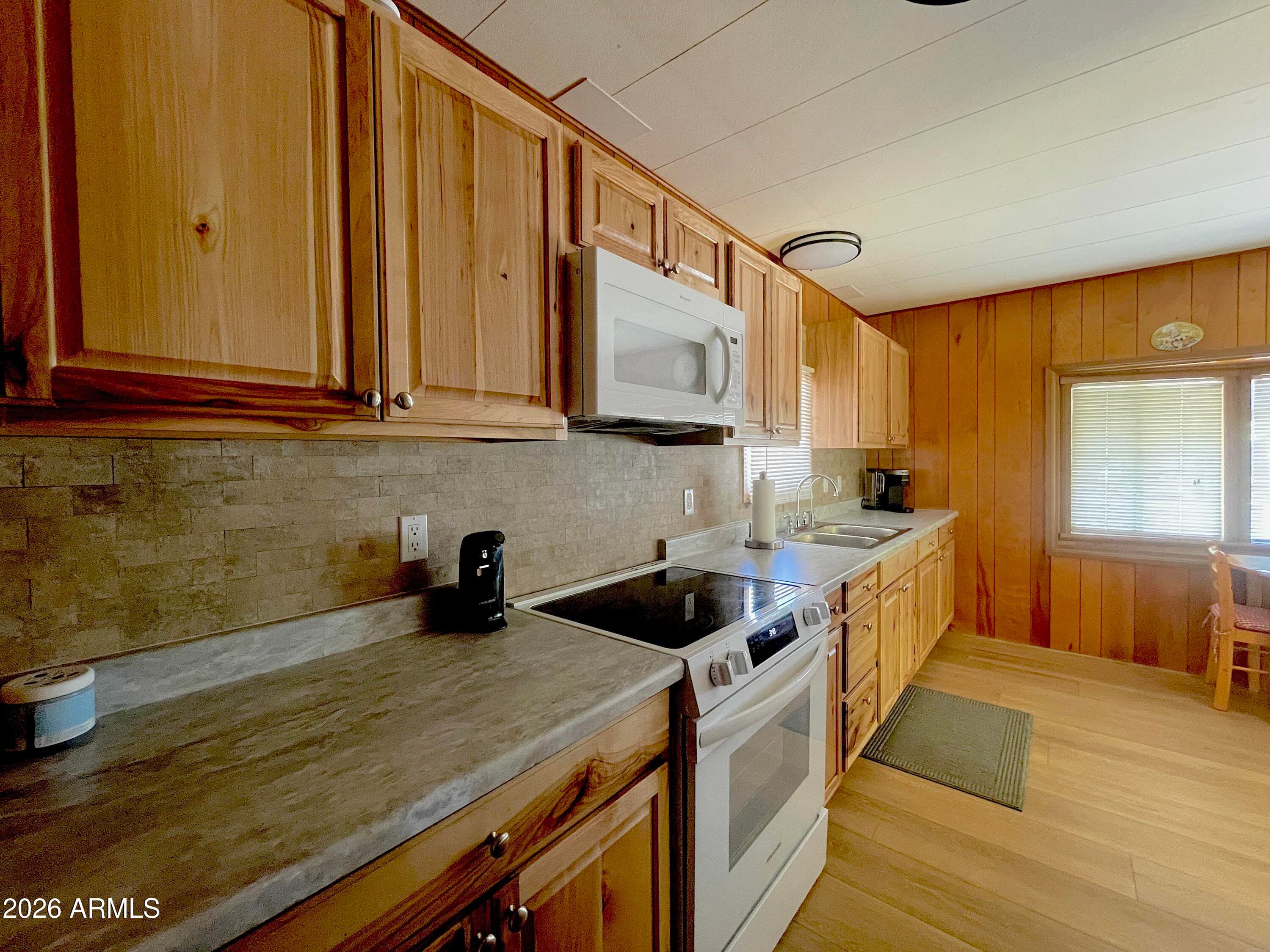 75 E Lynn Way — photo 32
