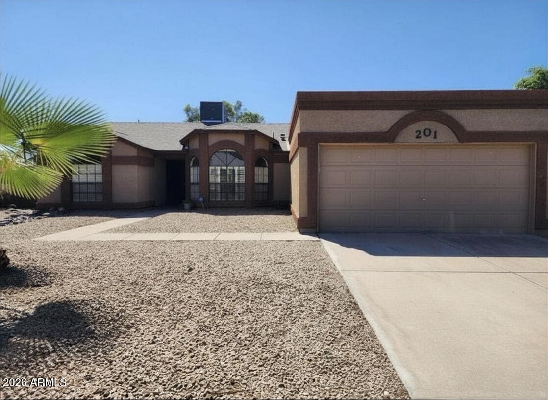 201 W Michelle Dr — photo 2