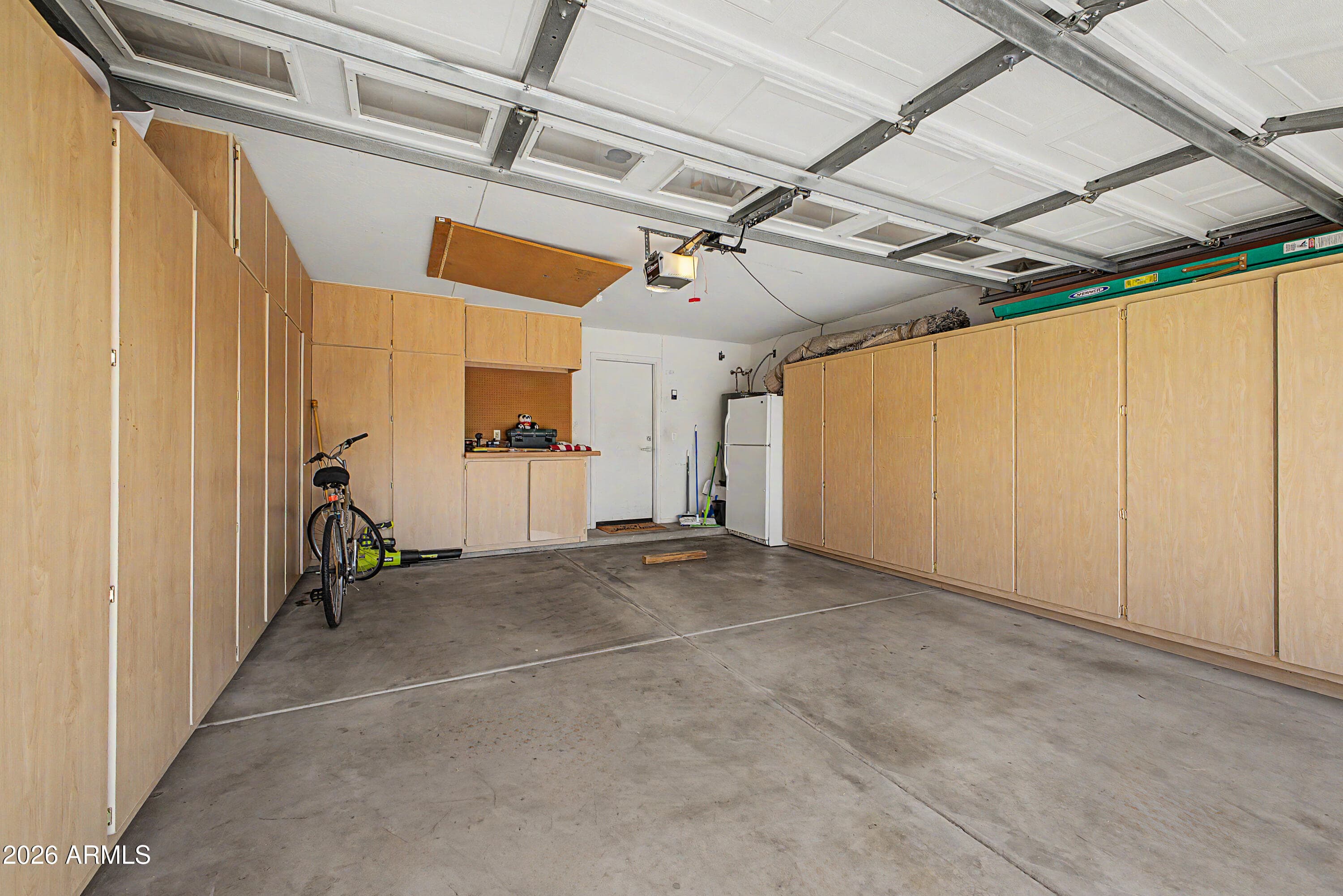 1821 E Patrick Ln — photo 34