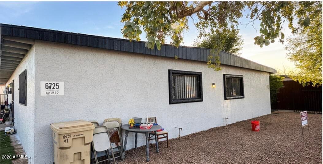 6725 W Palmaire Ave — photo 2