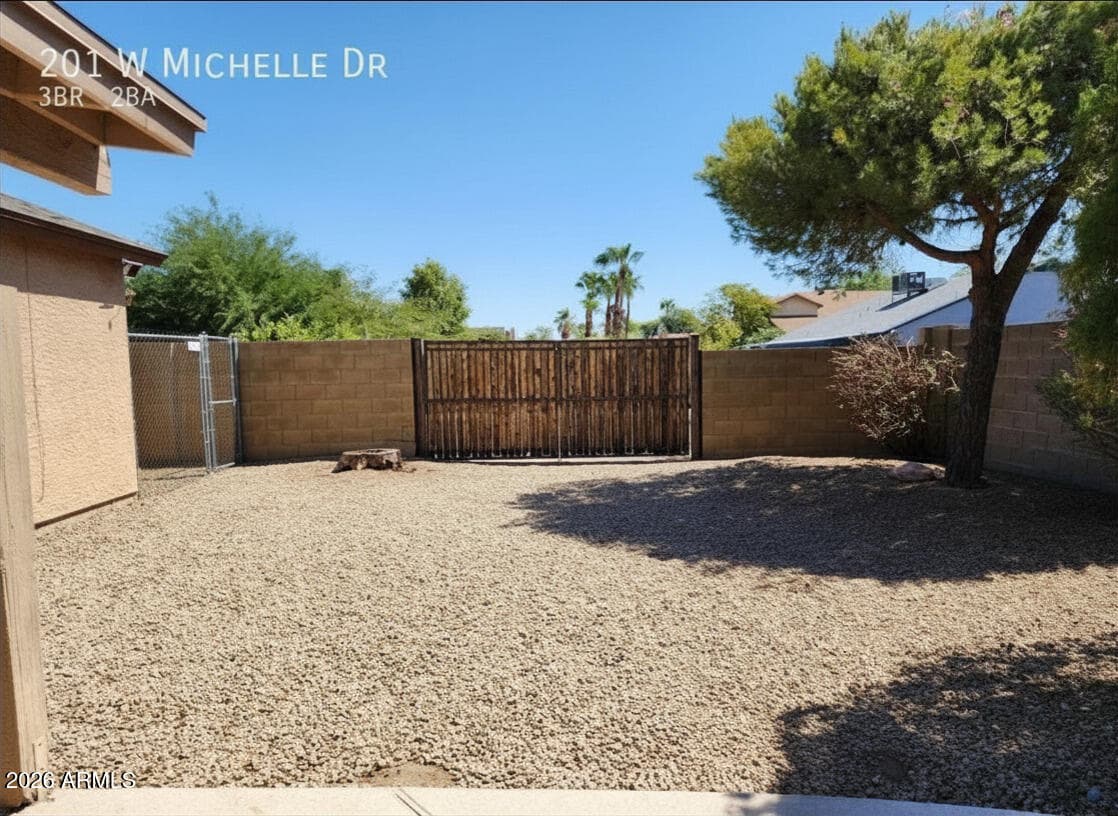 201 W Michelle Dr — photo 12