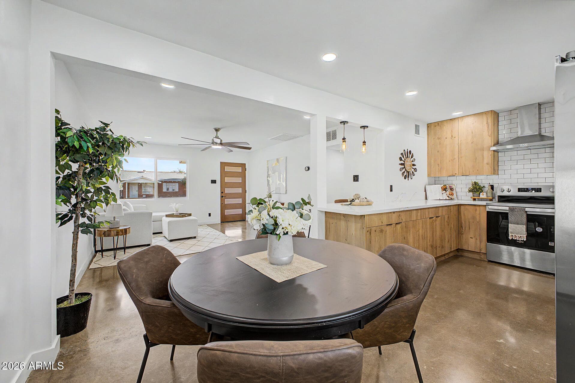 2130 W Weldon Ave — photo 1