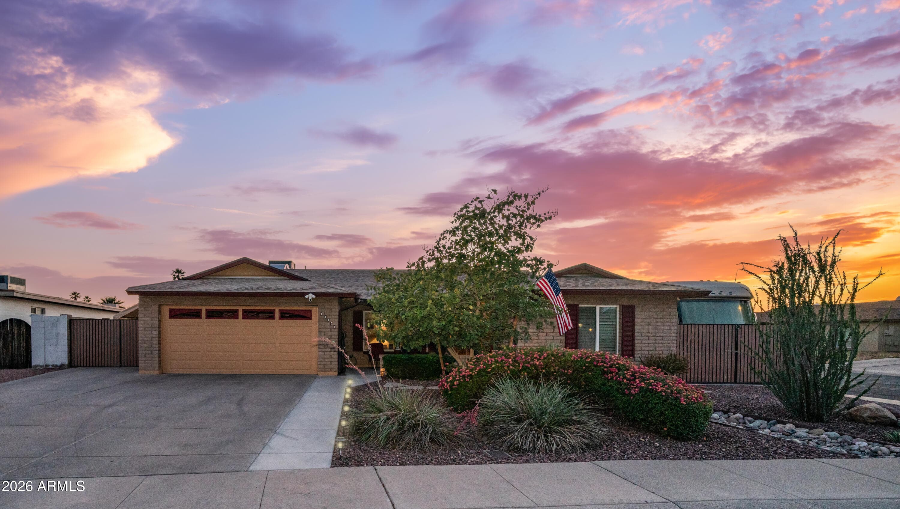 11218 N 52ND LN - Photo 2