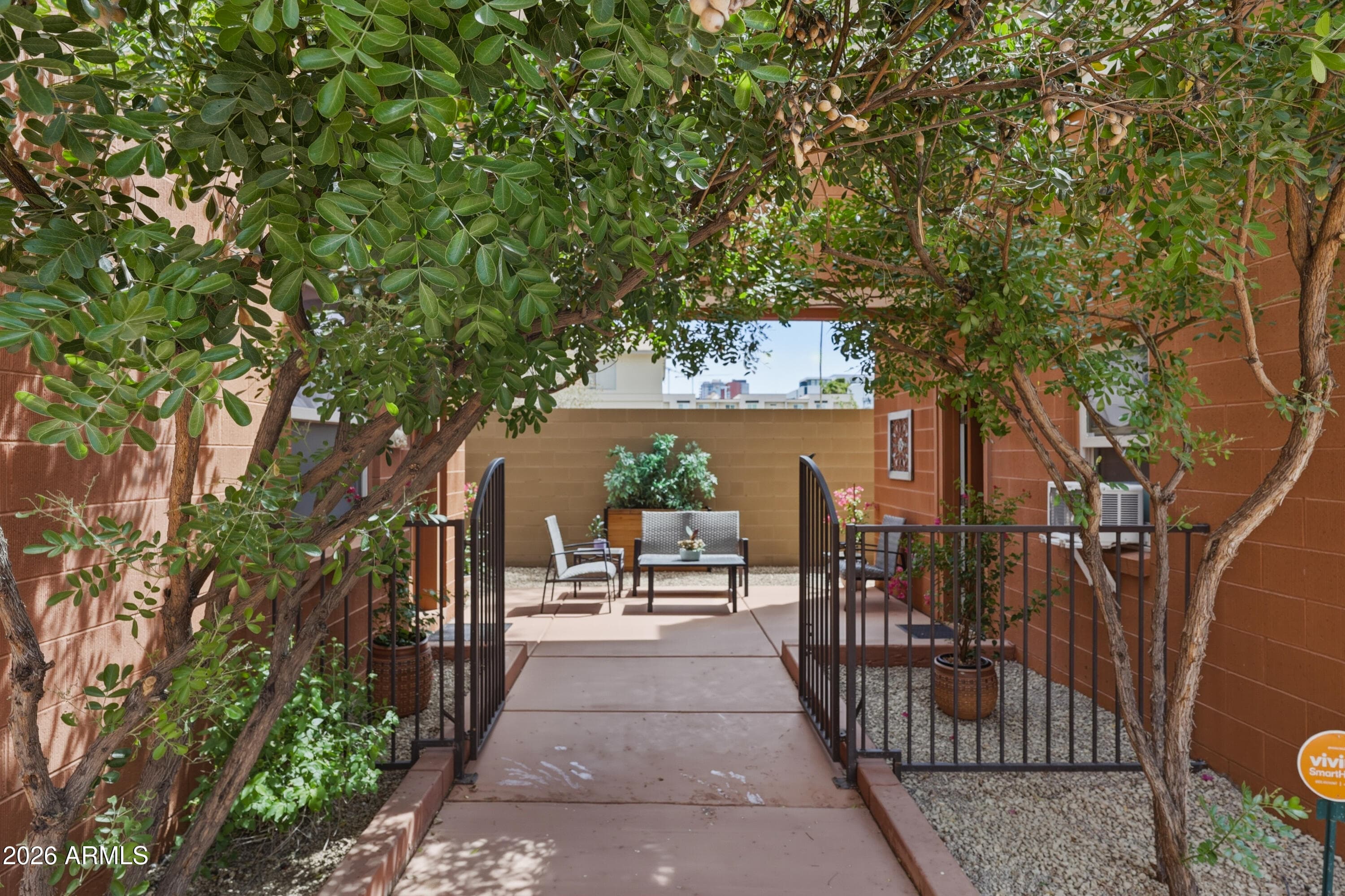 641 S Roosevelt St — photo 2