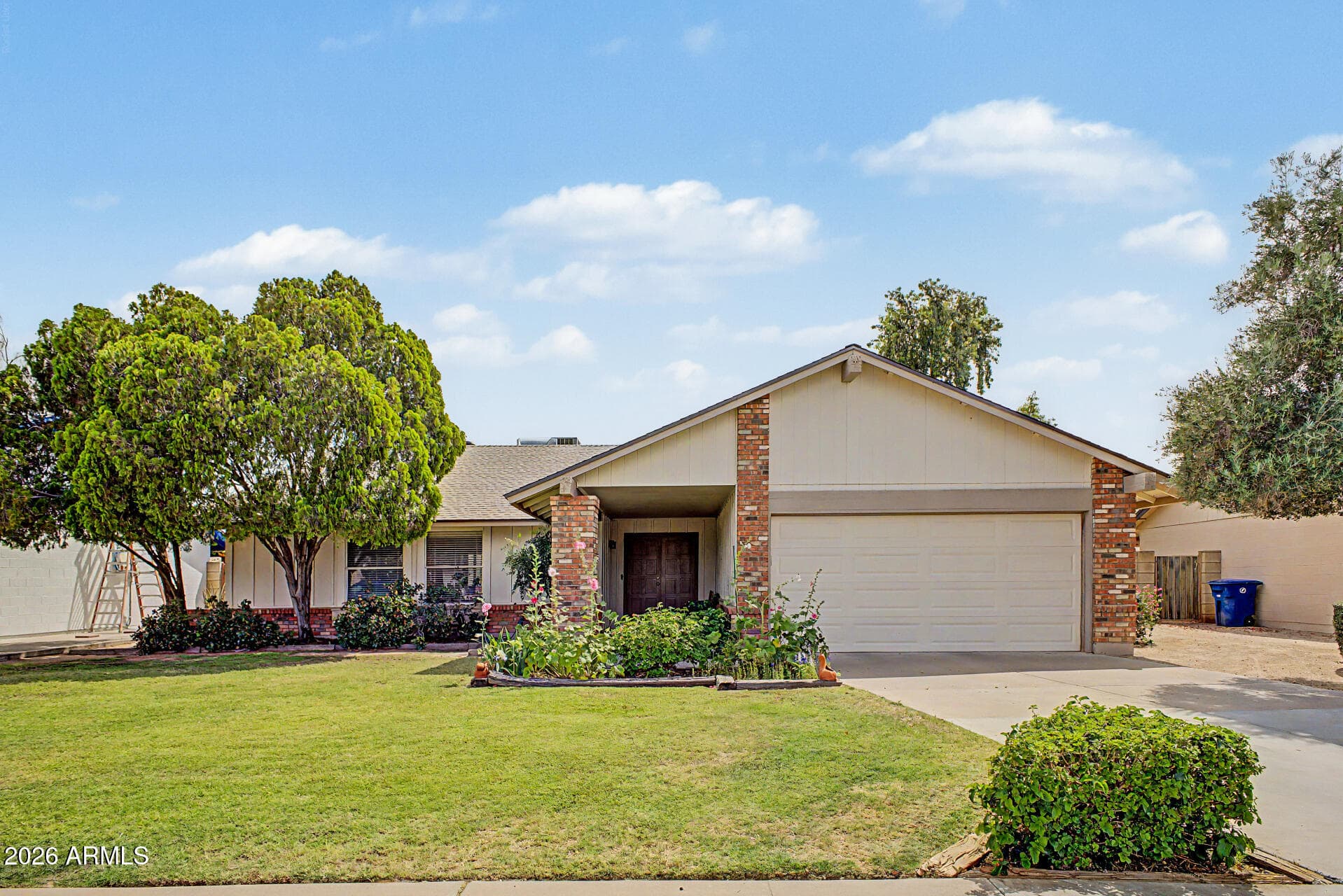 1327 W Stottler Dr — photo 1