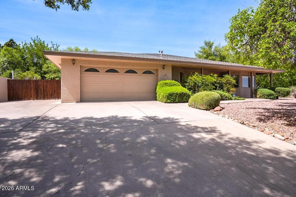4657 E Broken Saddle Dr — photo 1