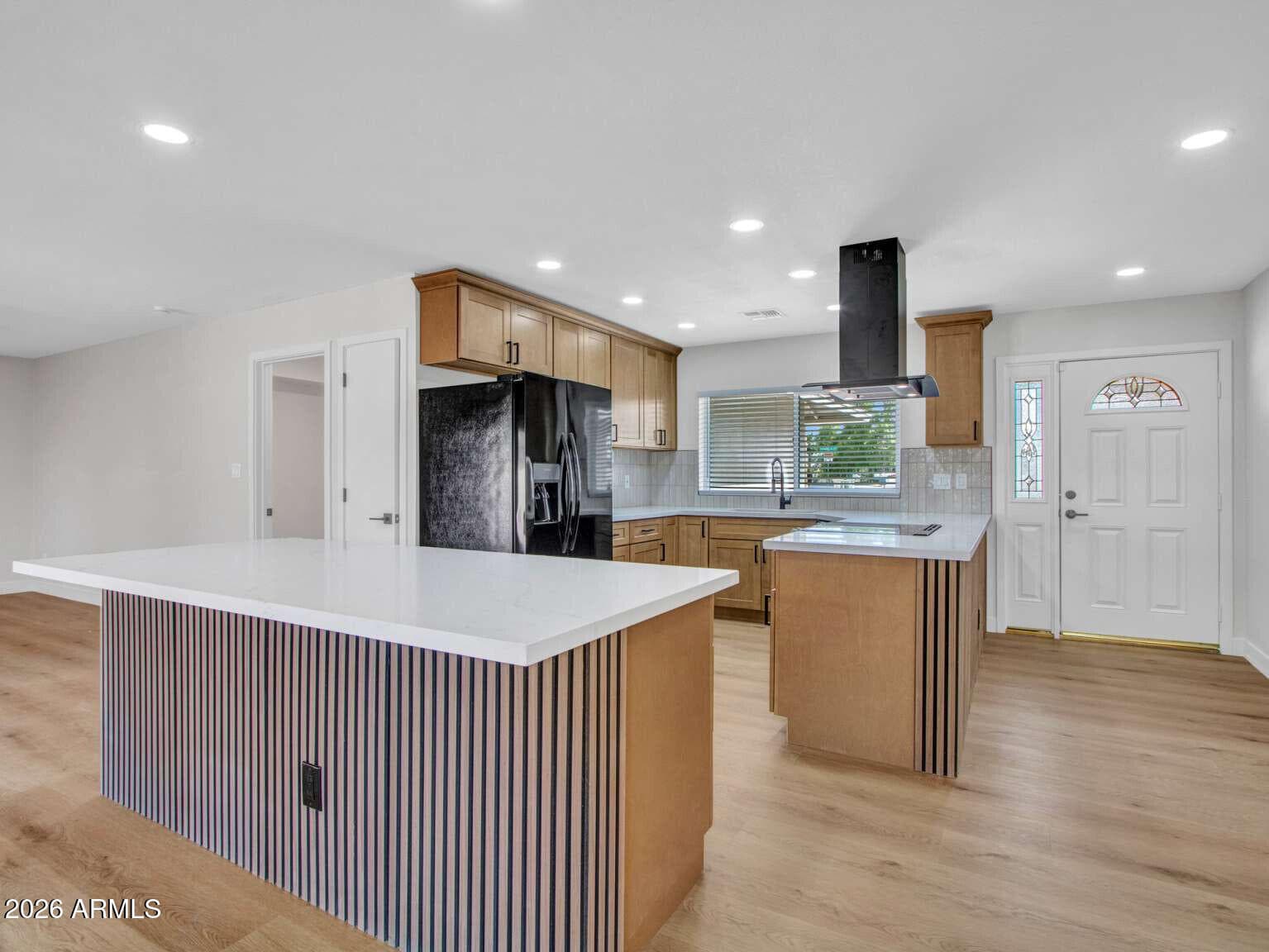 4915 W Shangri La Rd — photo 2