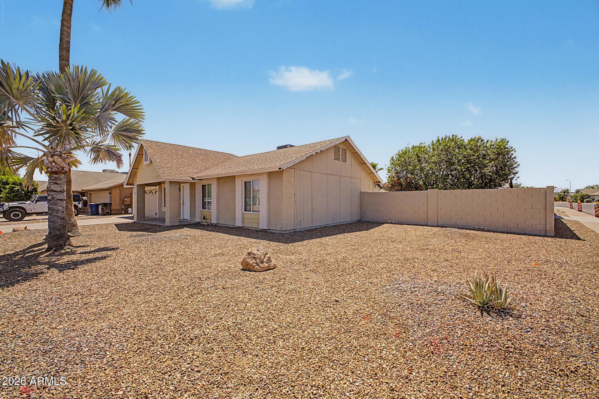 6325 W Del Rio St — photo 2